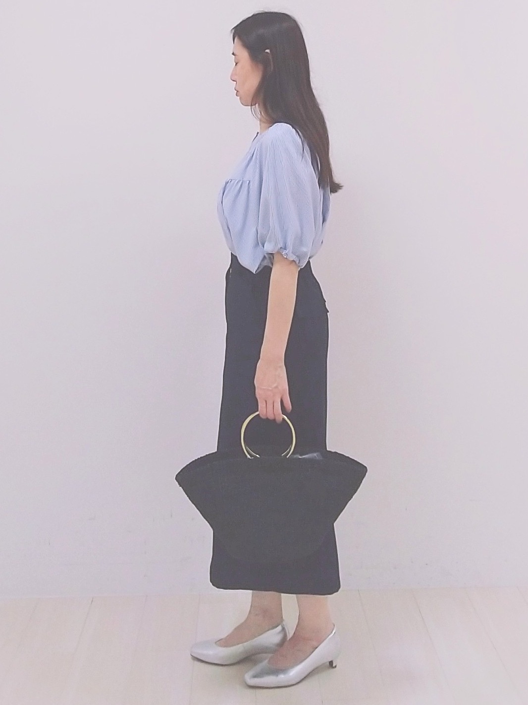 SANAさんの「Reflect｜ギャザーデザインブラウス」を使ったコーディネート