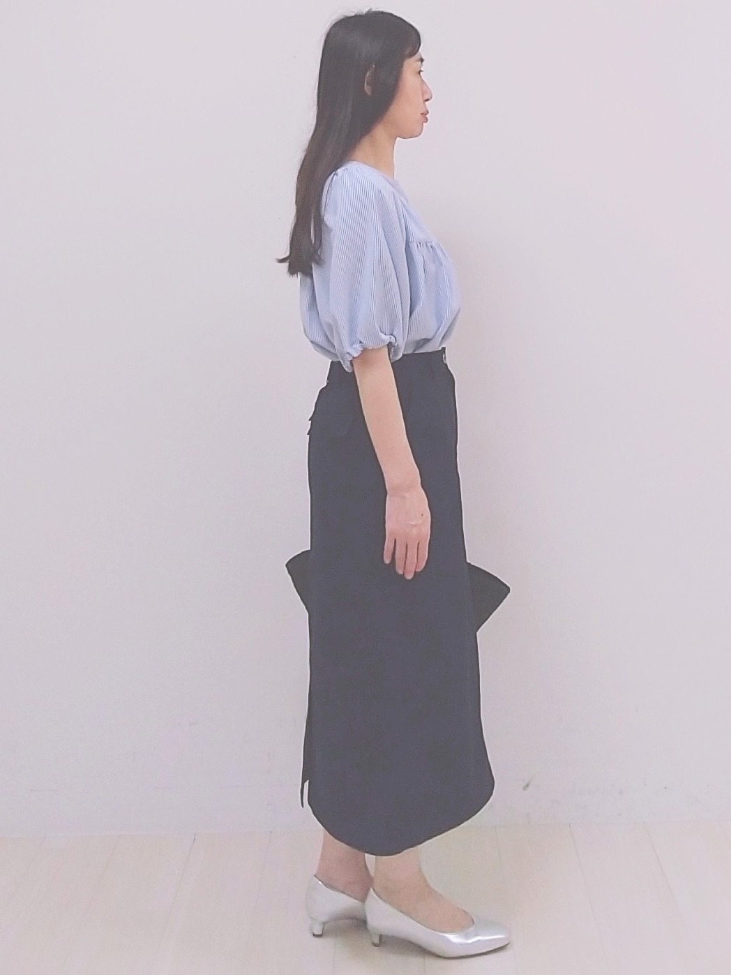 SANAさんの「Reflect｜ギャザーデザインブラウス」を使ったコーディネート
