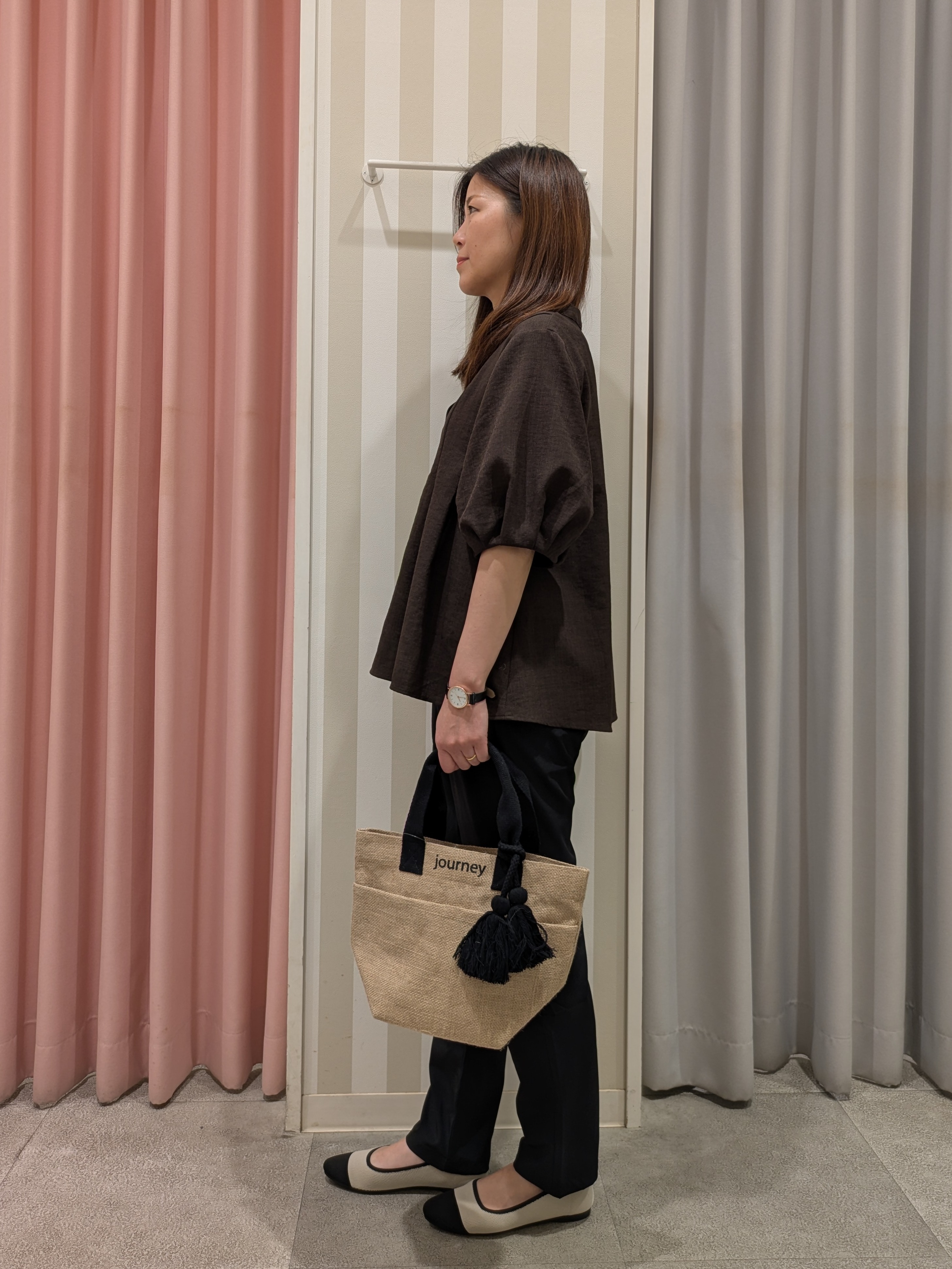 𝐂𝐡𝐢𝐢 &hearts;(ちー)さんの「SHOO･LA･RUE｜【高レビュー/洗濯後しわになりにくい/インせず着られる】自然に体型カバー 麻調ペプラムブラウス」を使ったコーディネート