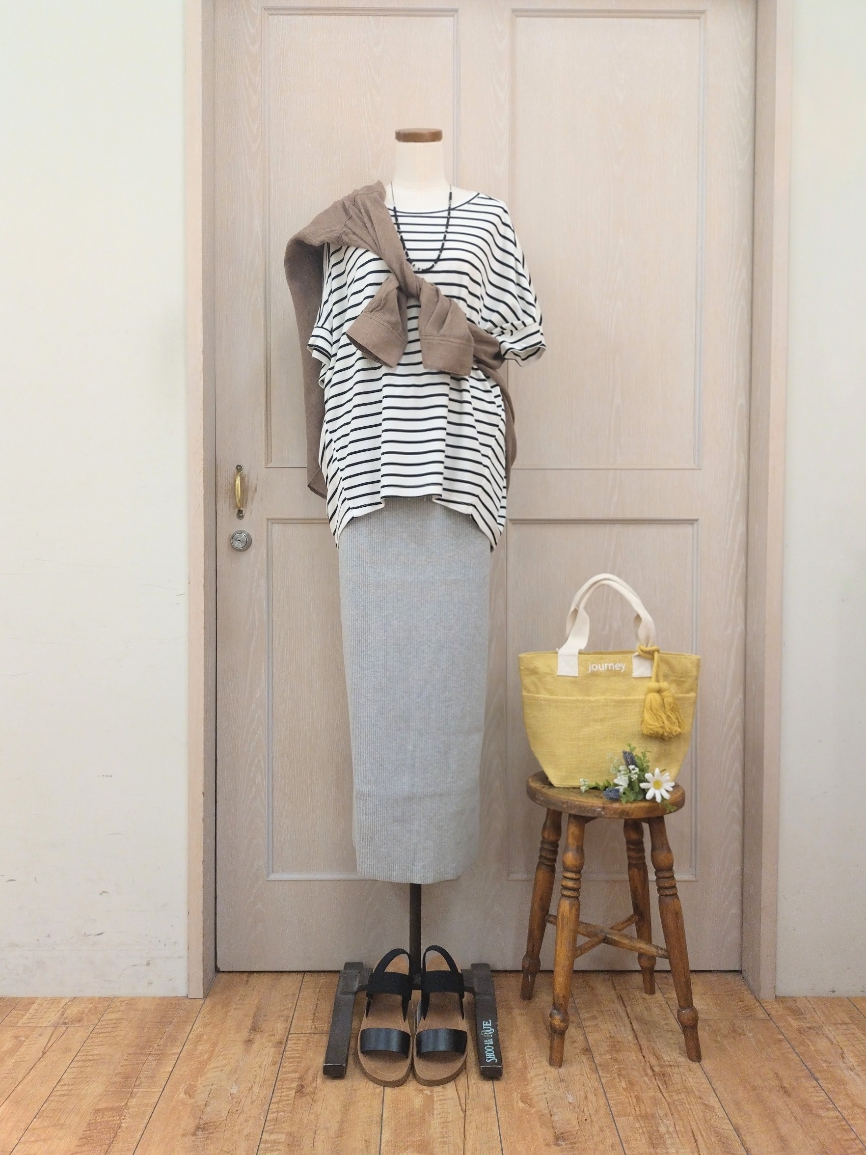 asaさんの「SHOO･LA･RUE｜【体型カバー】ふんわり質感 やわらかこなれシアーシャツ」を使ったコーディネート