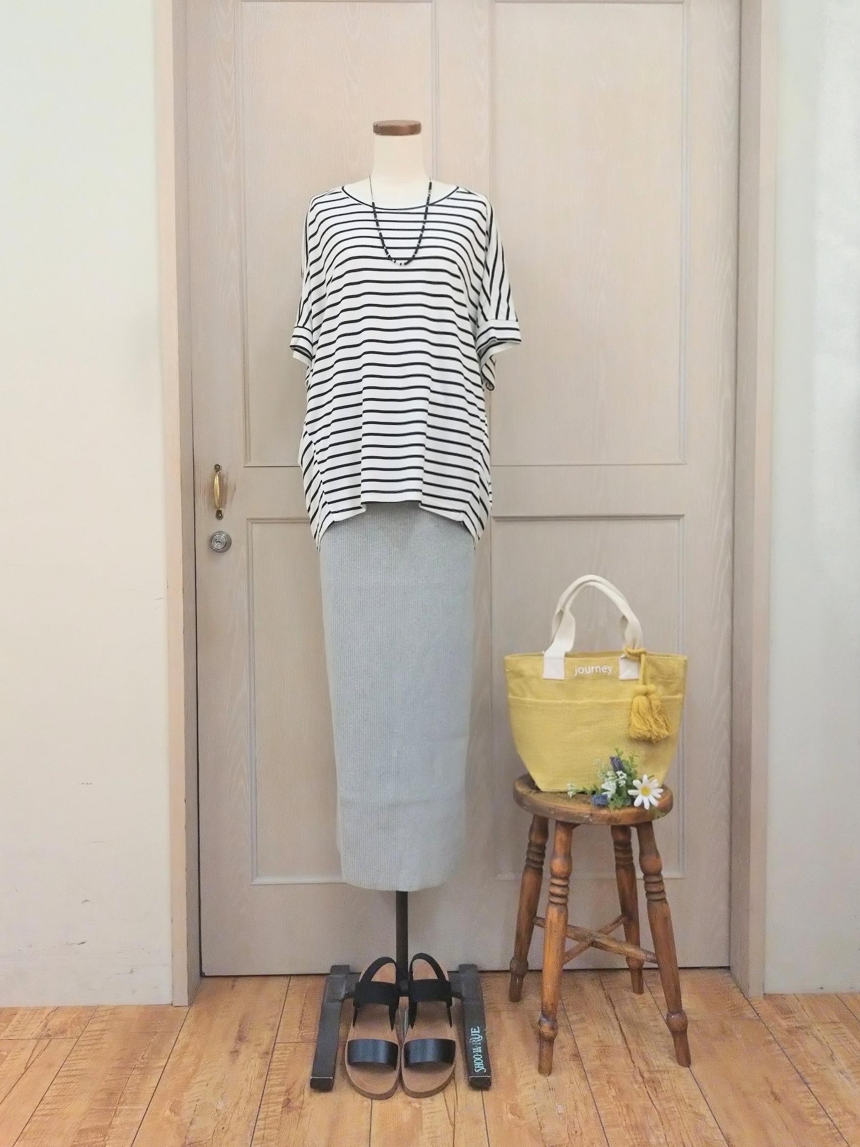 asaさんの「SHOO･LA･RUE｜【体型カバー】ふんわり質感 やわらかこなれシアーシャツ」を使ったコーディネート