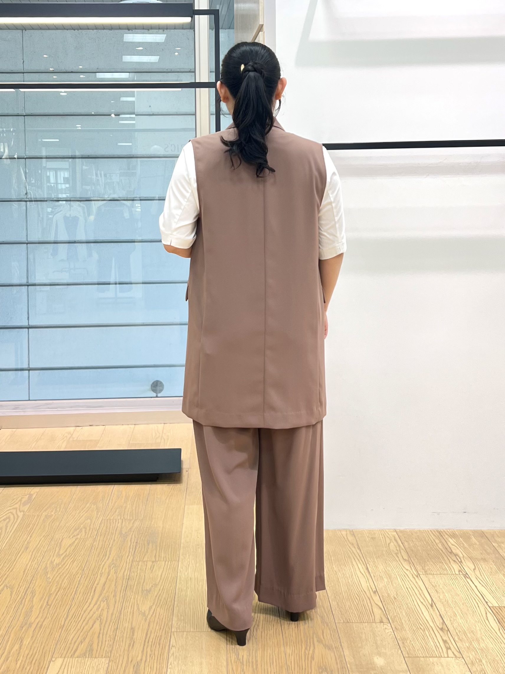 shimaさんの「INDIVI｜【さらに軽く軽快！／着る日傘】颯爽ジレジャケット」を使ったコーディネート
