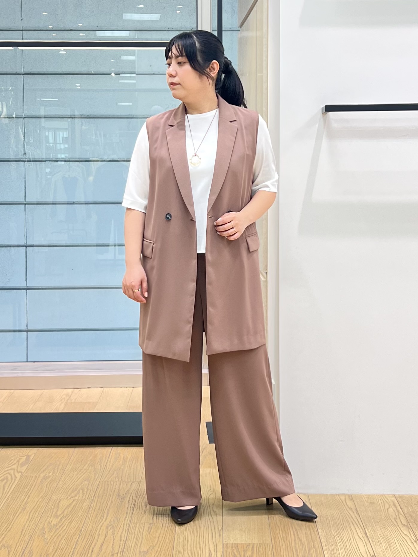 shimaさんの「INDIVI｜【さらに軽く軽快！／着る日傘】颯爽ジレジャケット」を使ったコーディネート