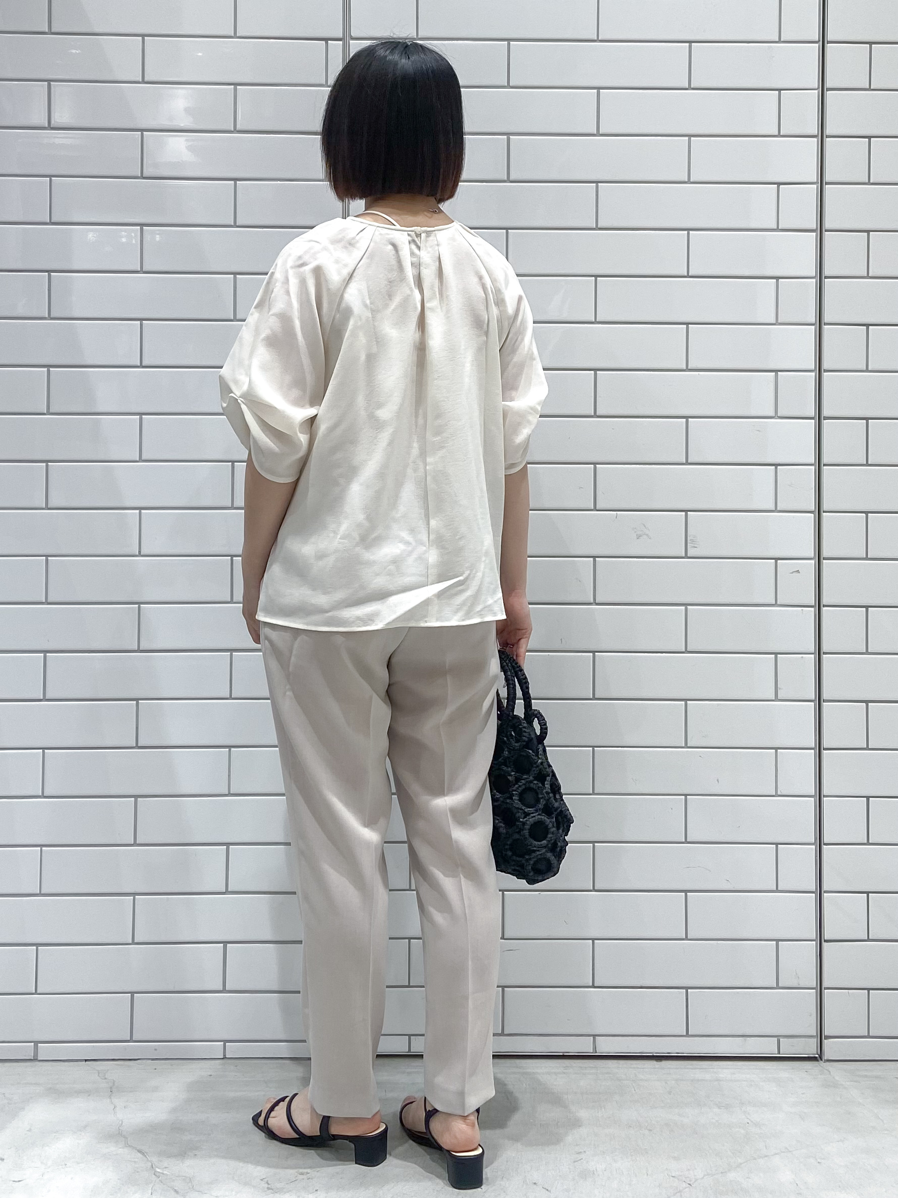 kimiさんの「OPAQUE.CLIP｜【接触冷感／吸水速乾】リネンライク タックスリーブブラウス《セットアップ対応／洗濯機OK》」を使ったコーディネート