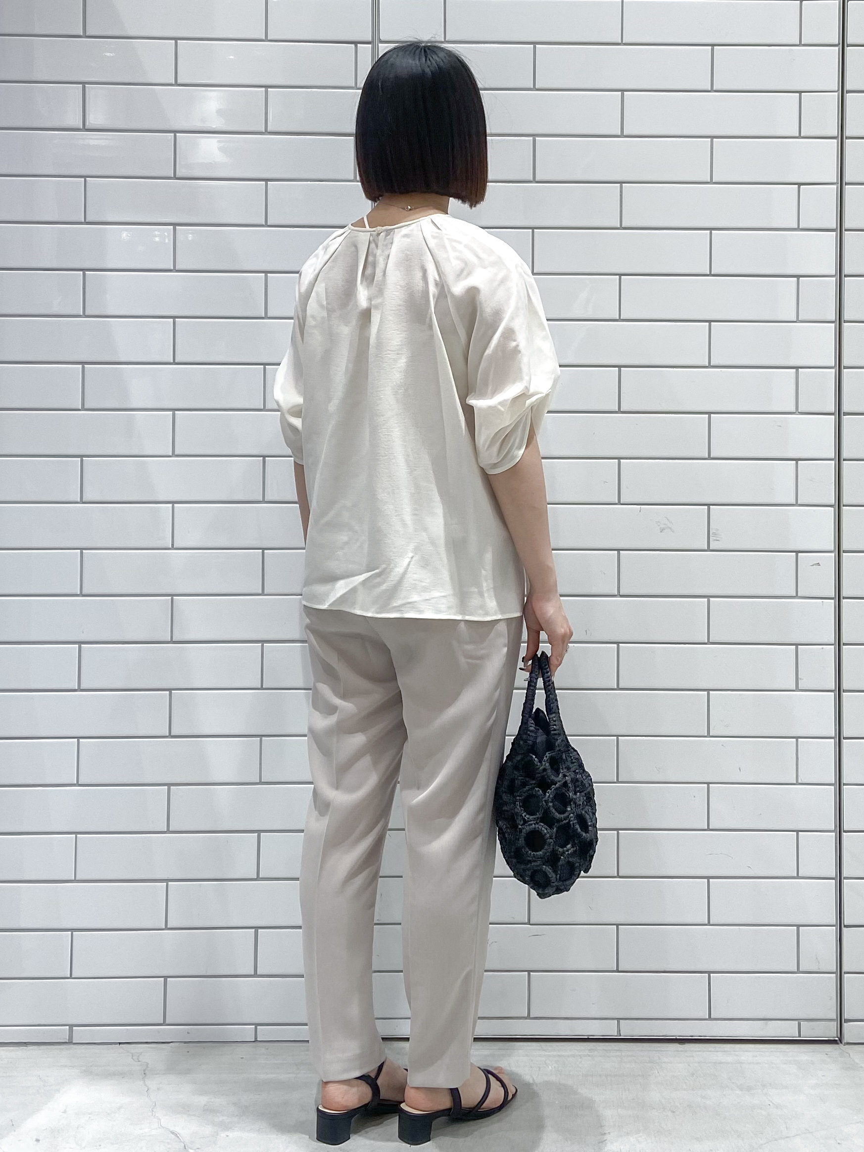 kimiさんの「OPAQUE.CLIP｜【接触冷感／吸水速乾】リネンライク タックスリーブブラウス《セットアップ対応／洗濯機OK》」を使ったコーディネート