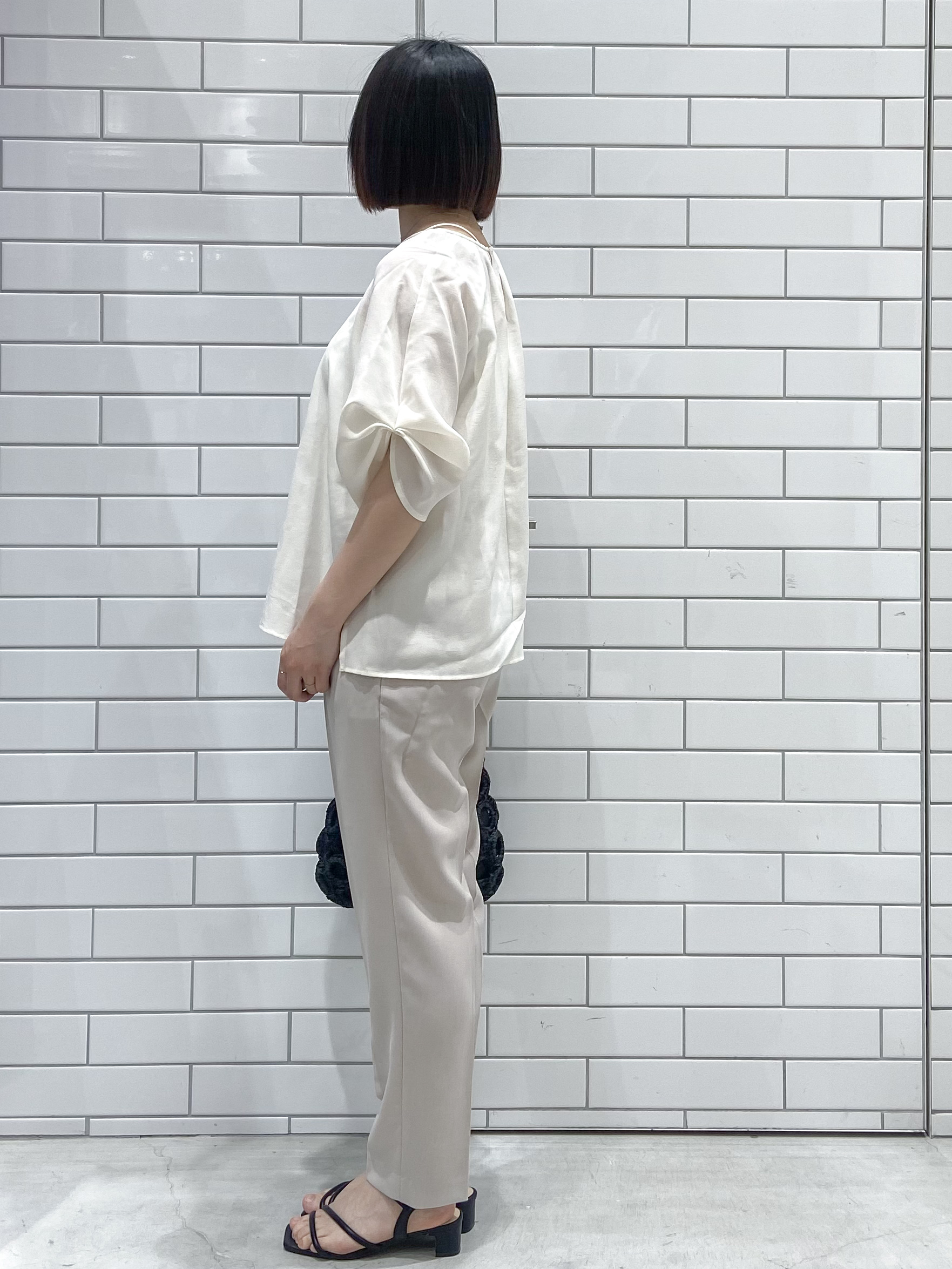 kimiさんの「OPAQUE.CLIP｜【接触冷感／吸水速乾】リネンライク タックスリーブブラウス《セットアップ対応／洗濯機OK》」を使ったコーディネート