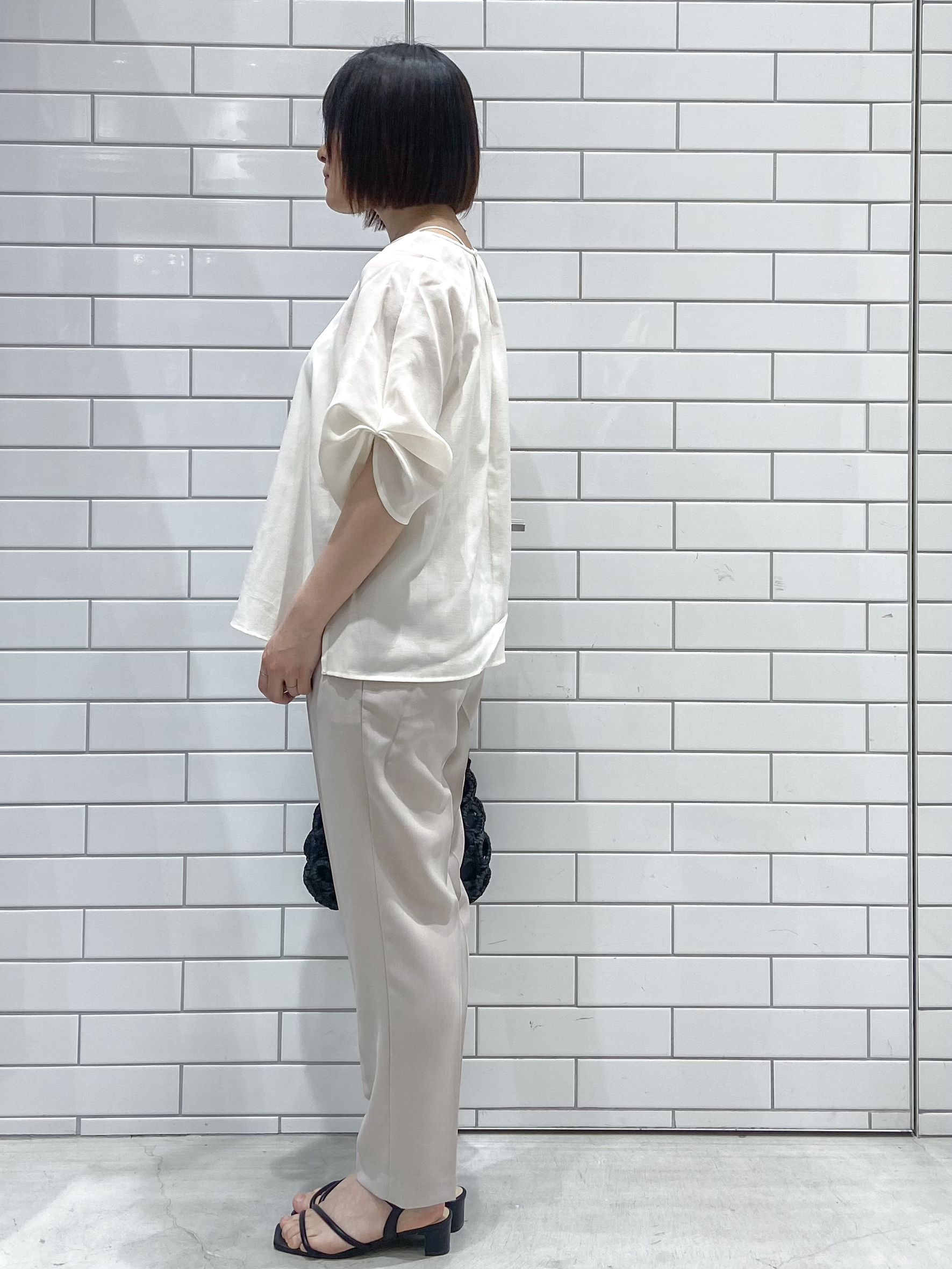 kimiさんの「OPAQUE.CLIP｜【接触冷感／吸水速乾】リネンライク タックスリーブブラウス《セットアップ対応／洗濯機OK》」を使ったコーディネート