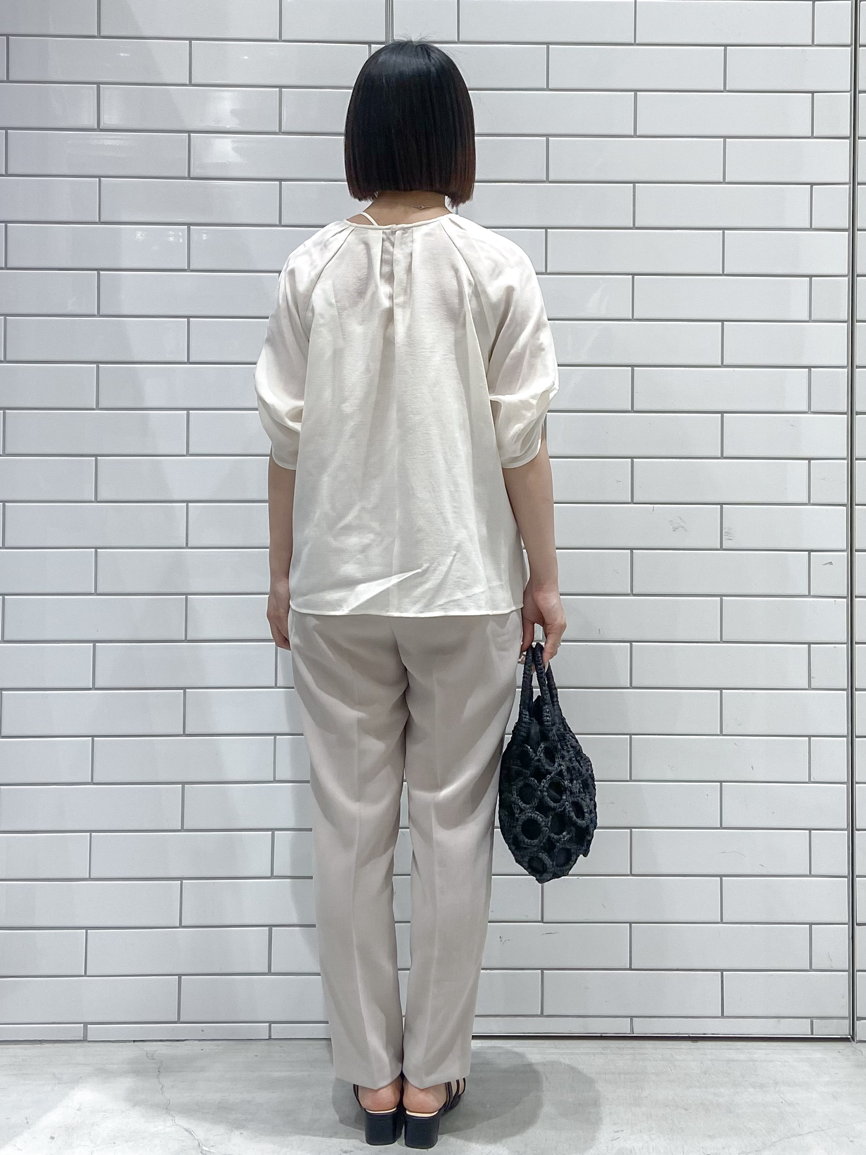 kimiさんの「OPAQUE.CLIP｜【接触冷感／吸水速乾】リネンライク タックスリーブブラウス《セットアップ対応／洗濯機OK》」を使ったコーディネート