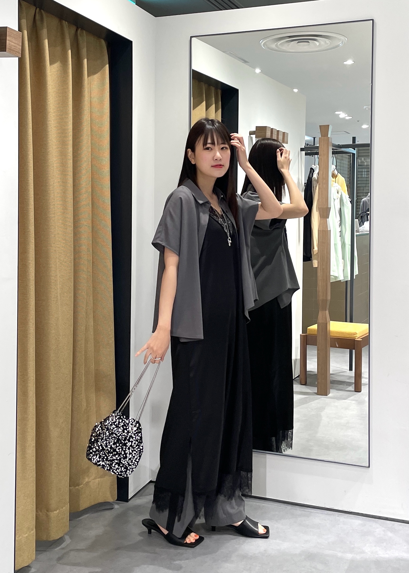 Renoさんの「INDIVI｜Comfy SET UP｜フレアスリーブブラウス【セットアップ対応／通勤／カセット服／接触冷感／UV」を使ったコーディネート
