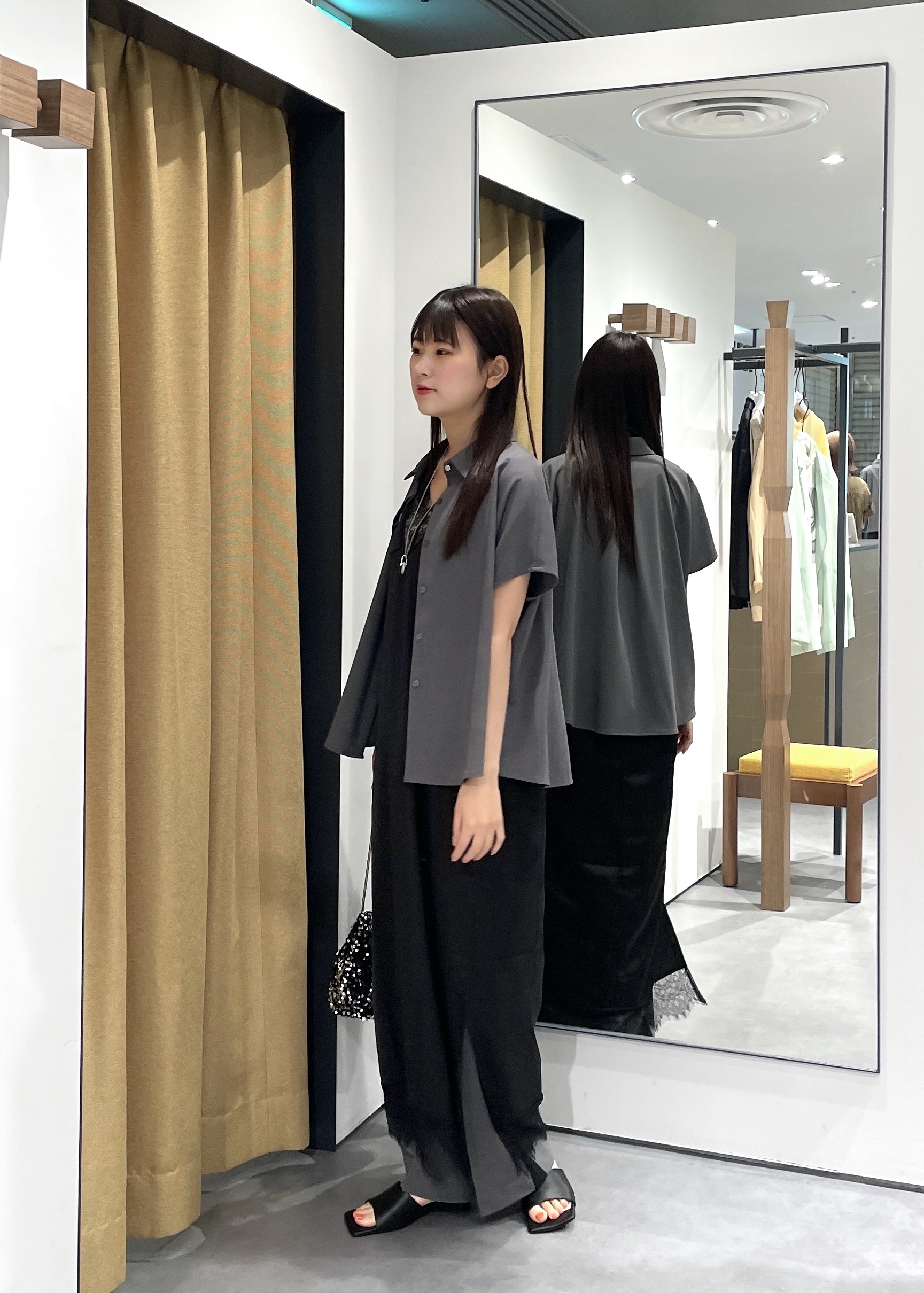 Renoさんの「INDIVI｜Comfy SET UP｜フレアスリーブブラウス【セットアップ対応／通勤／カセット服／接触冷感／UV」を使ったコーディネート