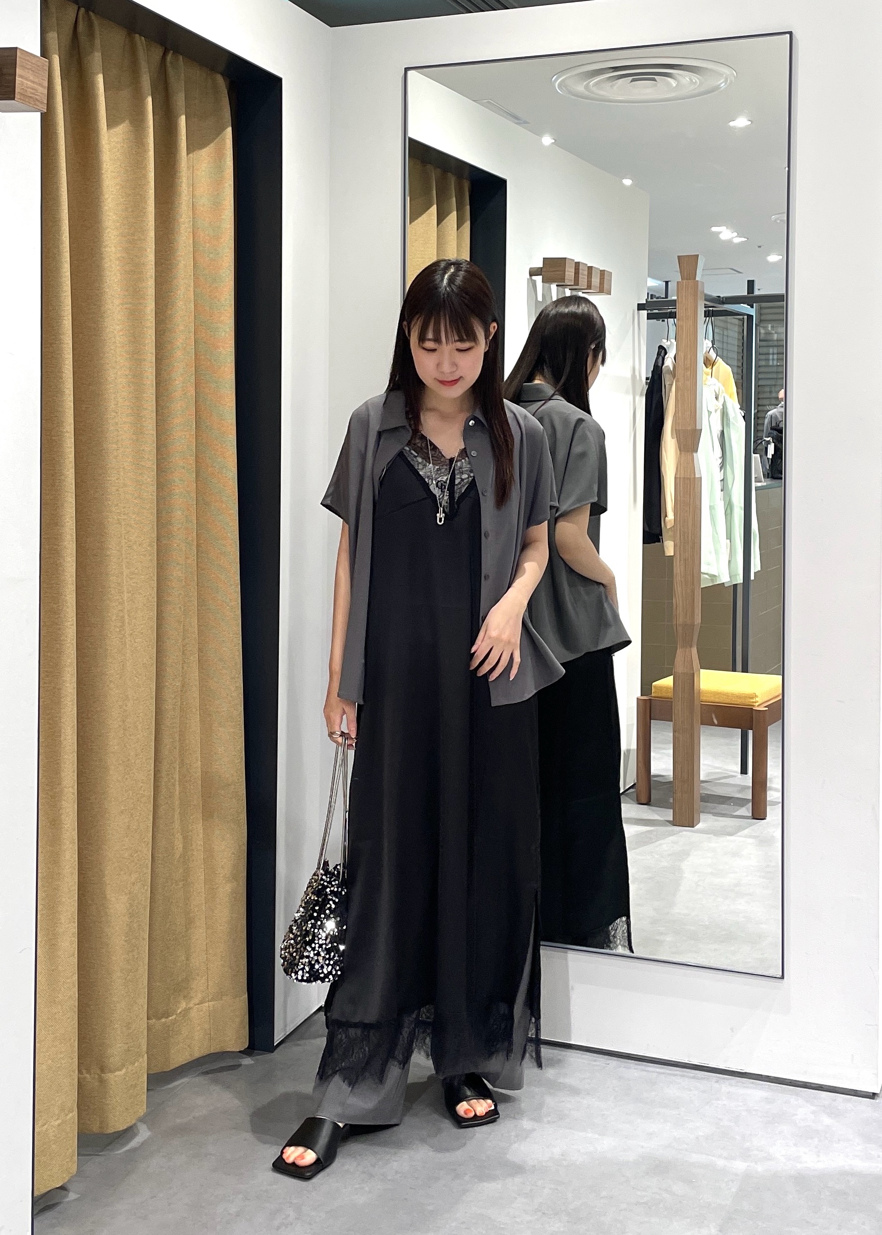 Renoさんの「INDIVI｜Comfy SET UP｜フレアスリーブブラウス【セットアップ対応／通勤／カセット服／接触冷感／UV」を使ったコーディネート