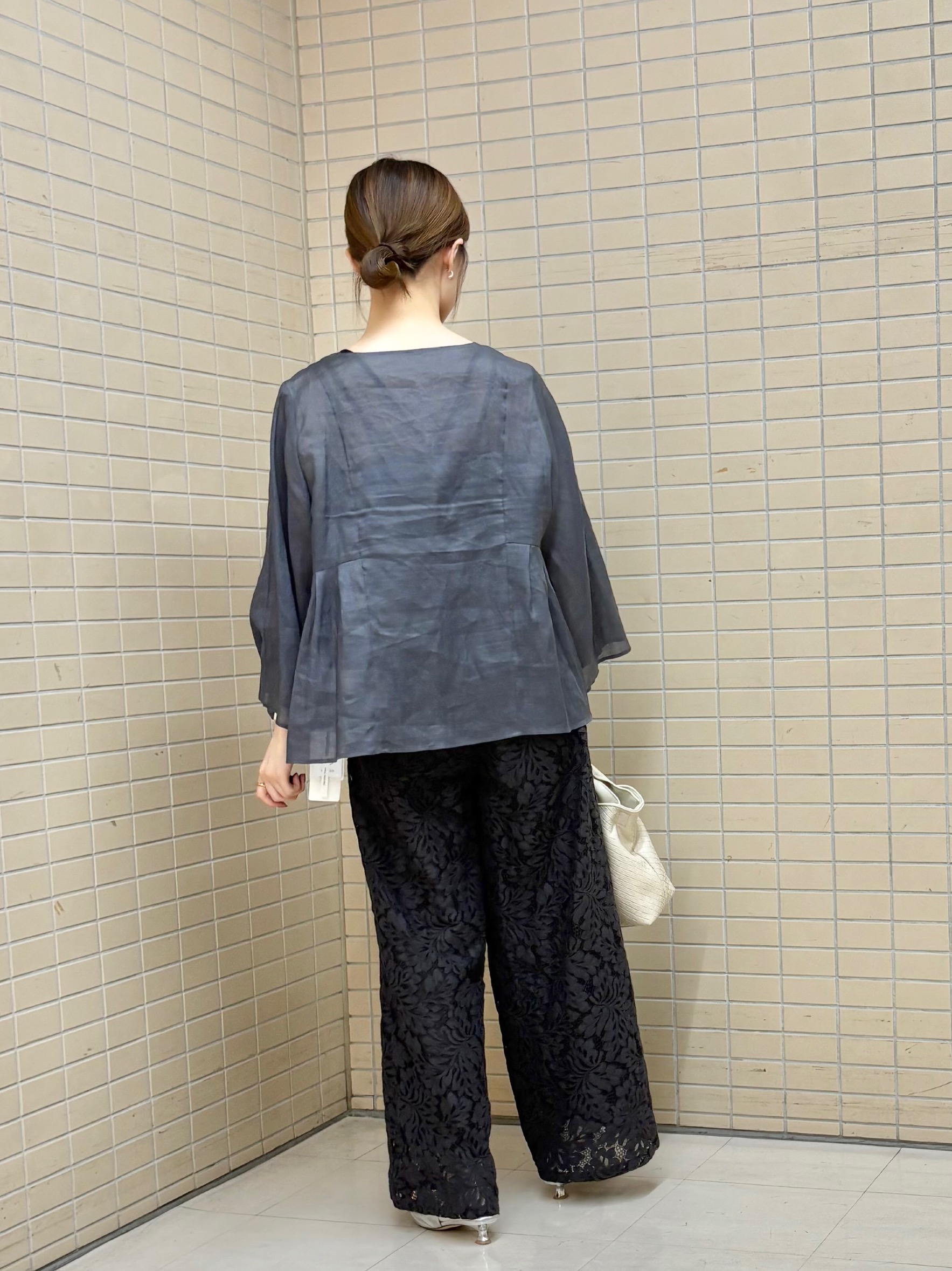 kyokaさんの「UNTITLED｜【接触冷感/麻混/洗える】ドライタッチキーネックブラウス」を使ったコーディネート