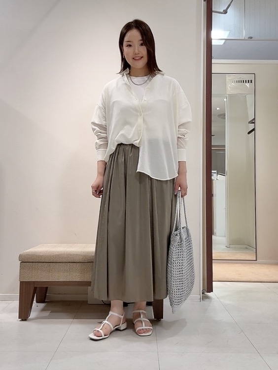 YUIさんの「UNTITLED｜【2WAY/マシンウォッシャブル】カシュクールデザインシャツ」を使ったコーディネート