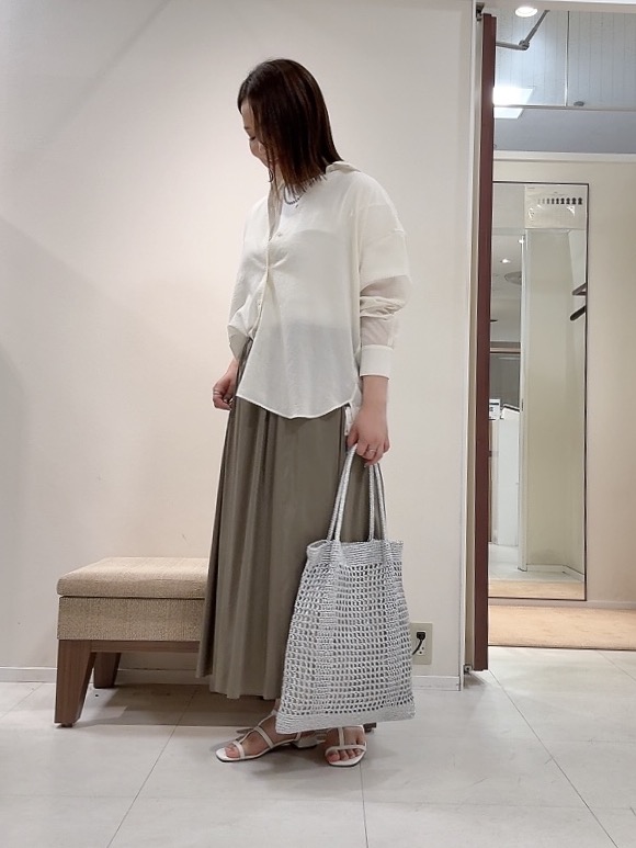 YUIさんの「UNTITLED｜【2WAY/マシンウォッシャブル】カシュクールデザインシャツ」を使ったコーディネート