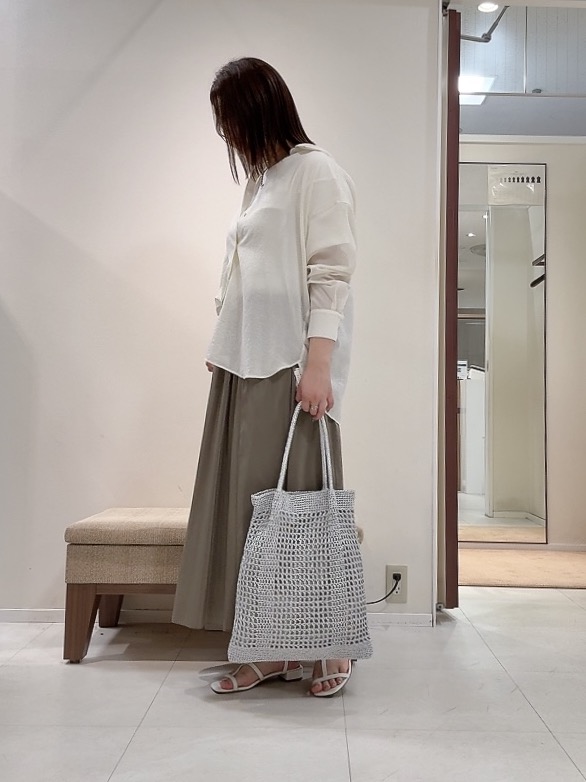 YUIさんの「UNTITLED｜【2WAY/マシンウォッシャブル】カシュクールデザインシャツ」を使ったコーディネート