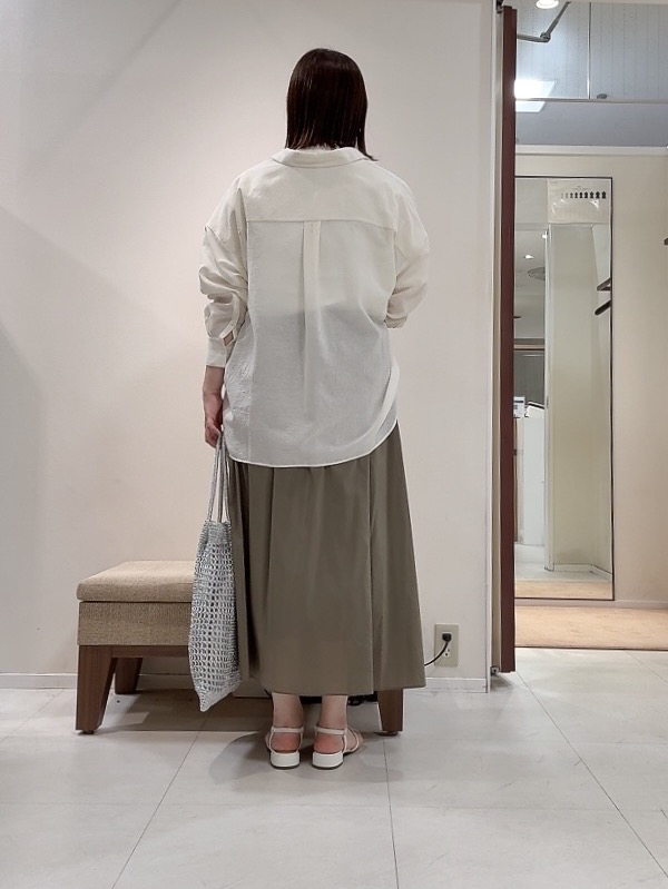 YUIさんの「UNTITLED｜【2WAY/マシンウォッシャブル】カシュクールデザインシャツ」を使ったコーディネート