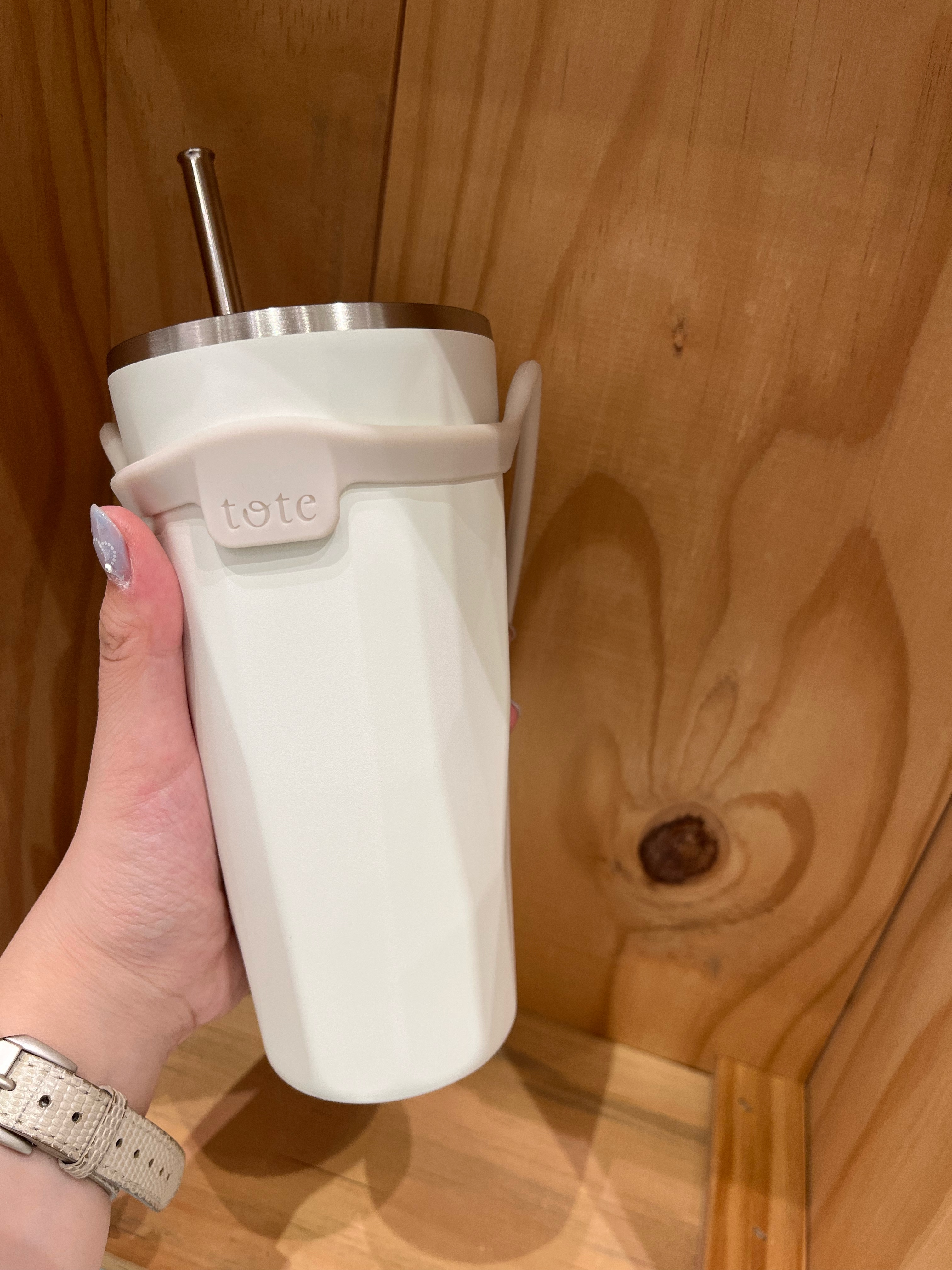 yuiさんの「212 KITCHEN STORE｜ストロー付2wayタンブラー470ml モカ」を使ったコーディネート