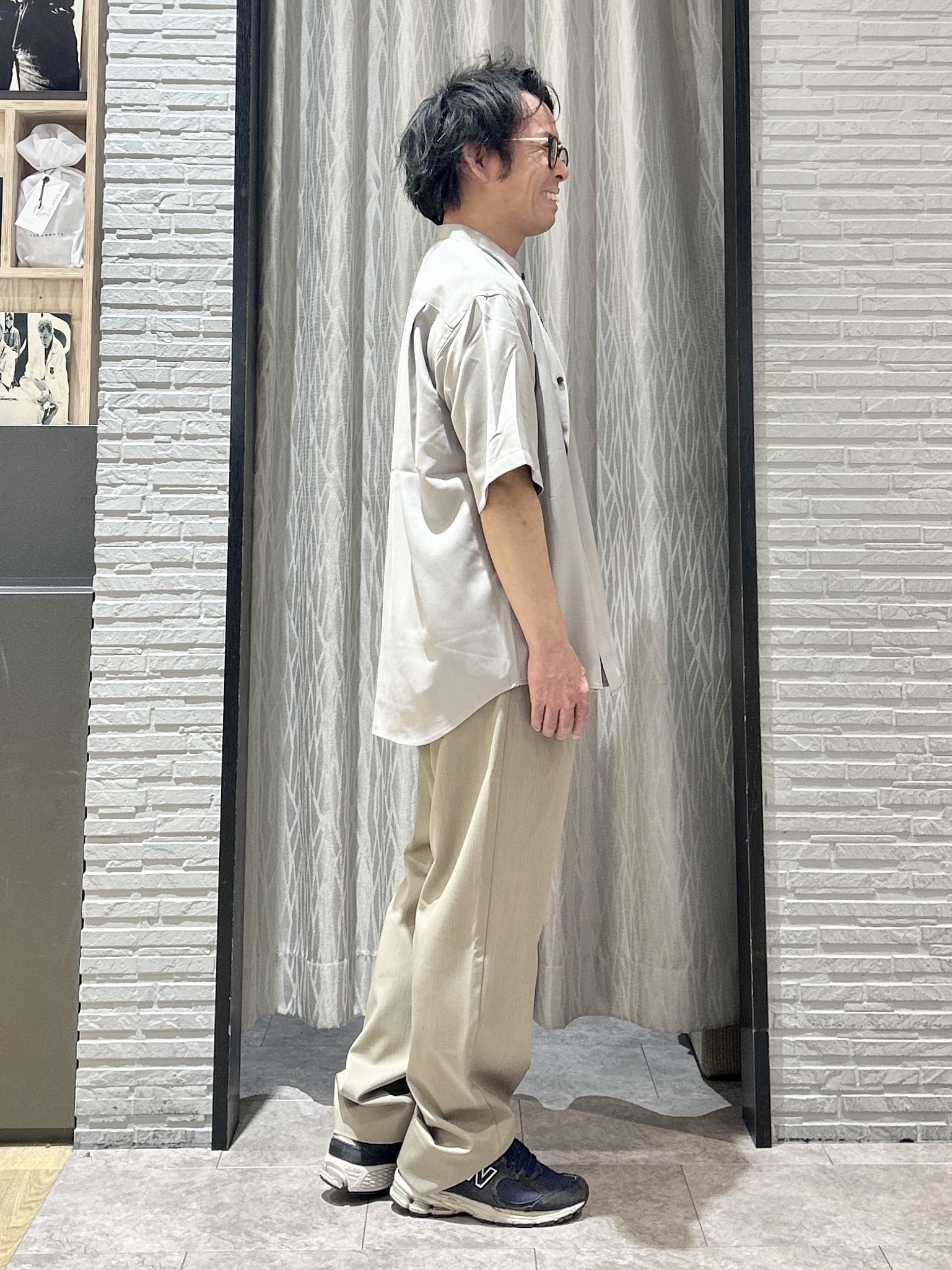 KENJI Iさんの「THE SHOP TK｜LITE TEX バンドカラー半袖シャツ 接触冷感/吸水速乾/UVカット/アンチピリング/イージーケ」を使ったコーディネート