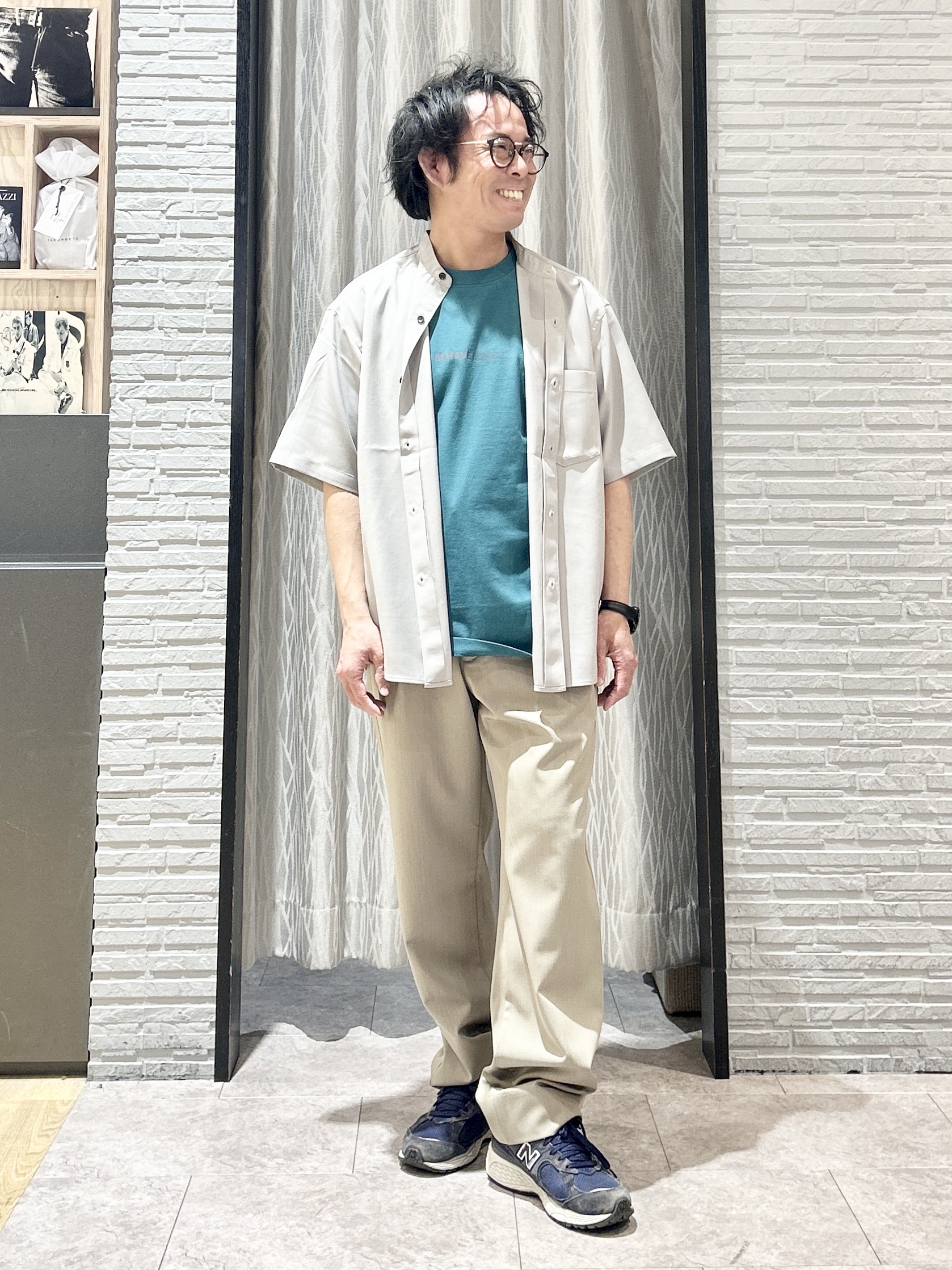 KENJI Iさんの「THE SHOP TK｜LITE TEX バンドカラー半袖シャツ 接触冷感/吸水速乾/UVカット/アンチピリング/イージーケ」を使ったコーディネート