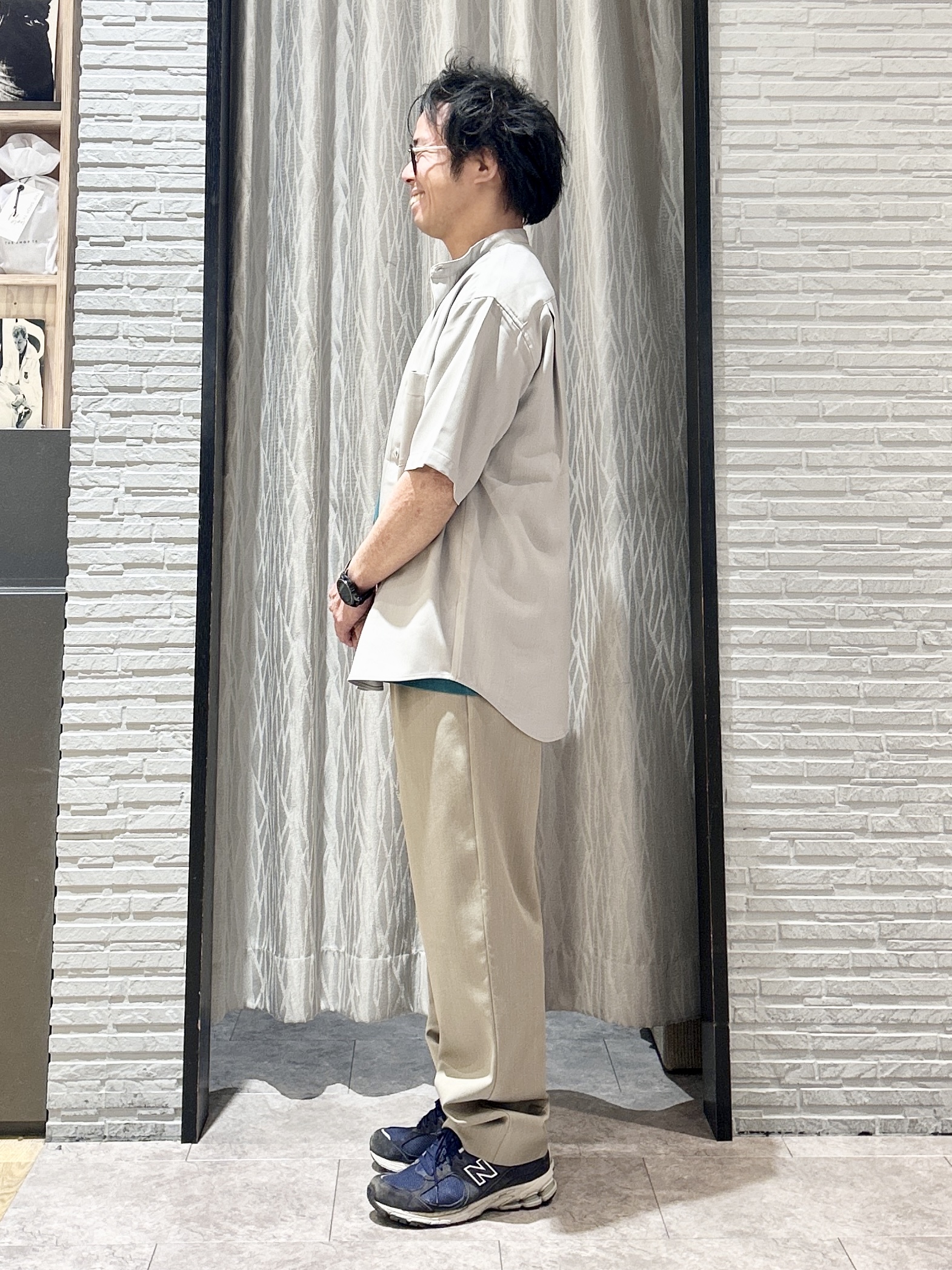 KENJI Iさんの「THE SHOP TK｜LITE TEX バンドカラー半袖シャツ 接触冷感/吸水速乾/UVカット/アンチピリング/イージーケ」を使ったコーディネート