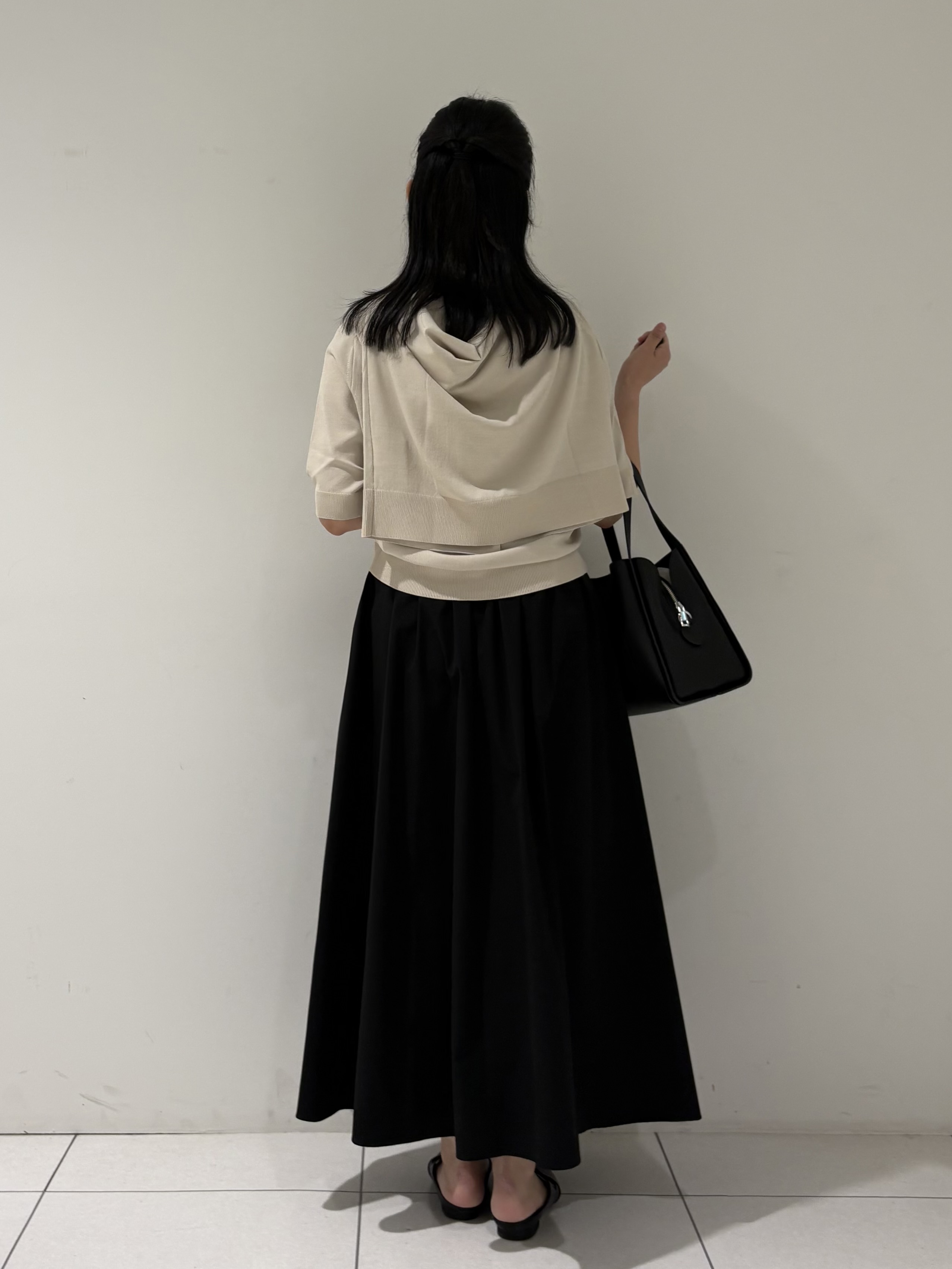 momokoさんの「INDIVI｜【UVケア/接触冷感／アンサンブル】丸首カーディガン＆袖スリット5分袖ニット」を使ったコーディネート