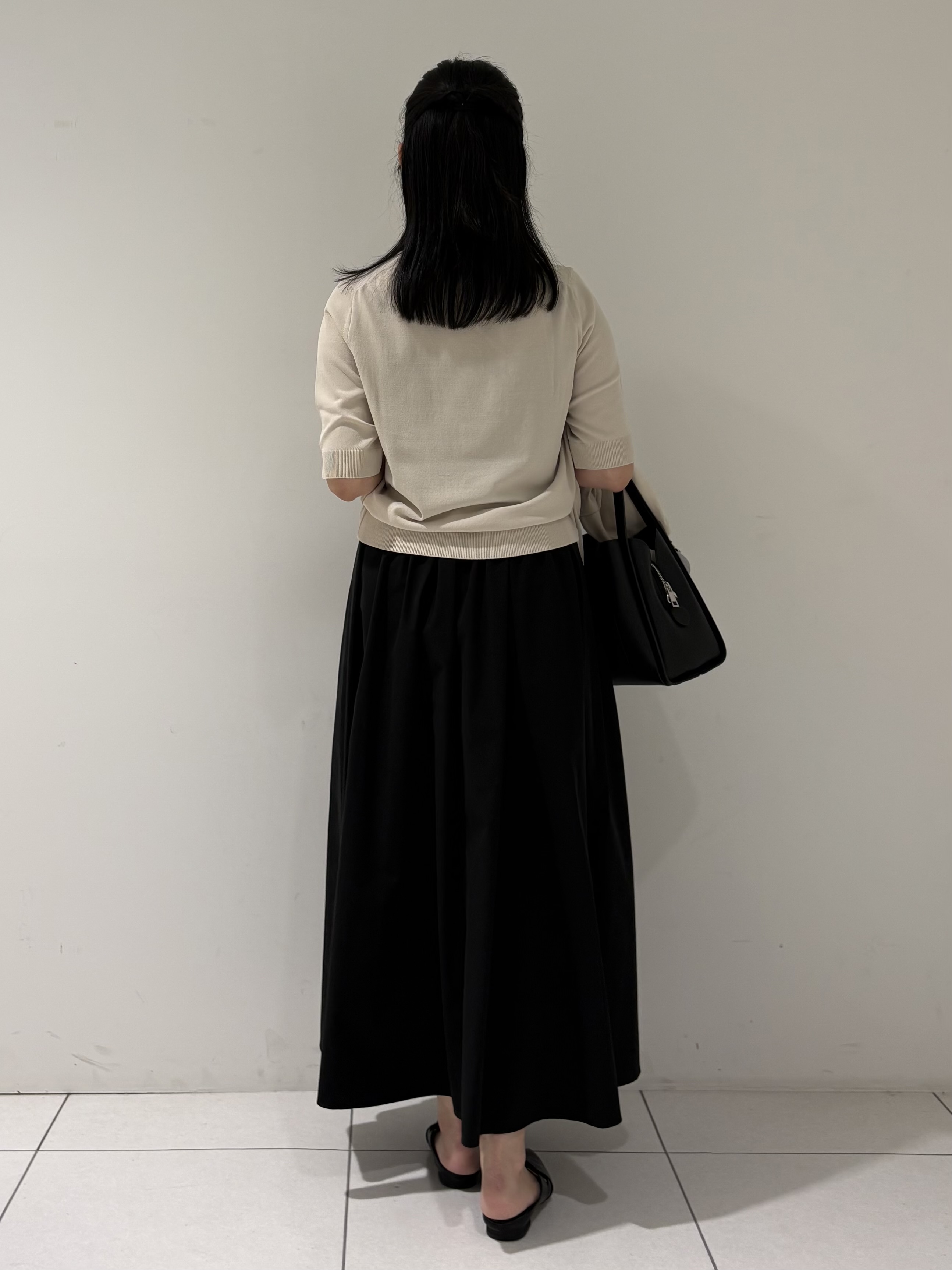 momokoさんの「INDIVI｜【UVケア/接触冷感／アンサンブル】丸首カーディガン＆袖スリット5分袖ニット」を使ったコーディネート