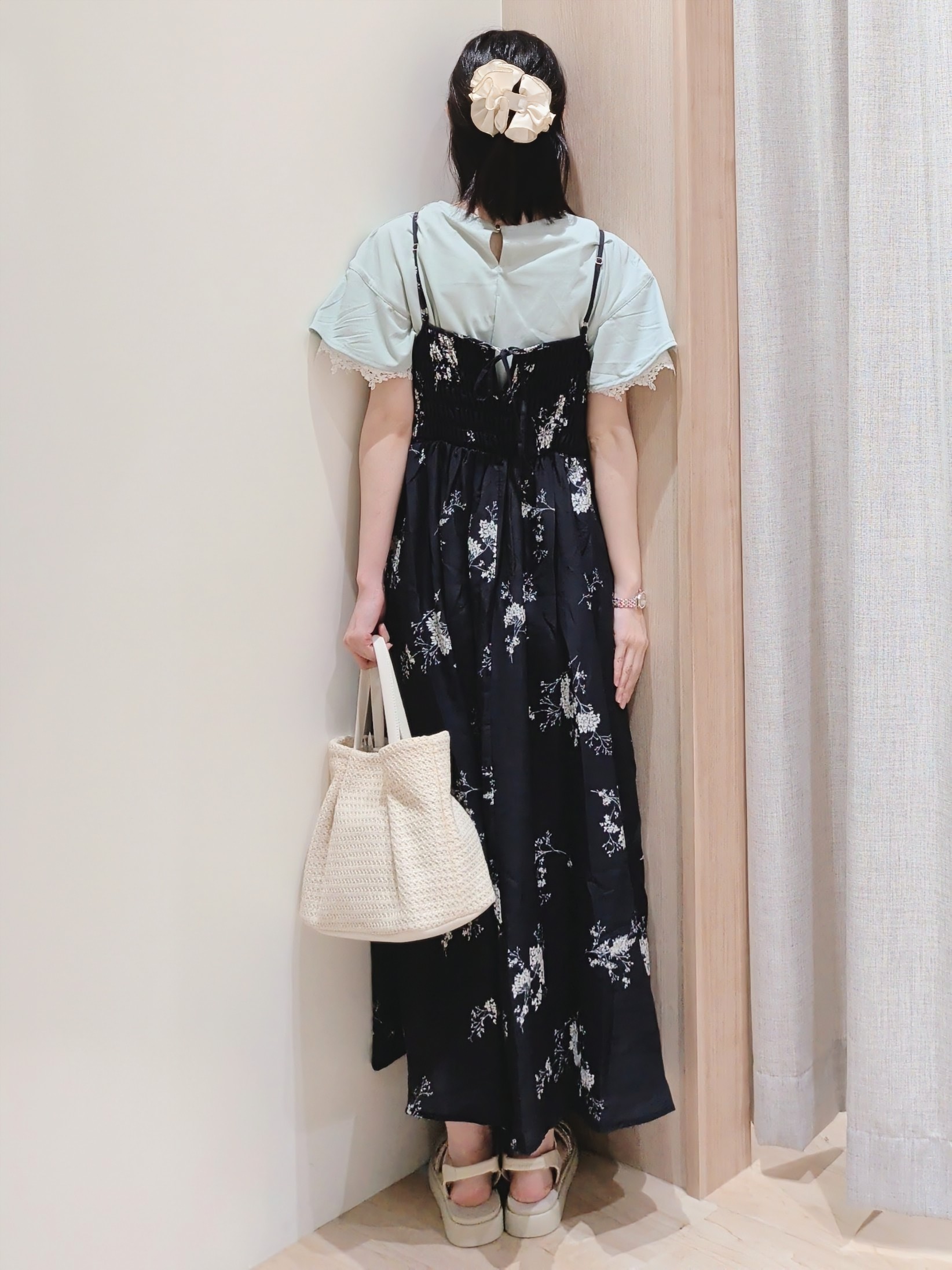 Yuiさんの「grove｜【二の腕カバー、UV/ひんやり】涼しく華やかに、レースレイヤードスリーブTシャツ」を使ったコーディネート