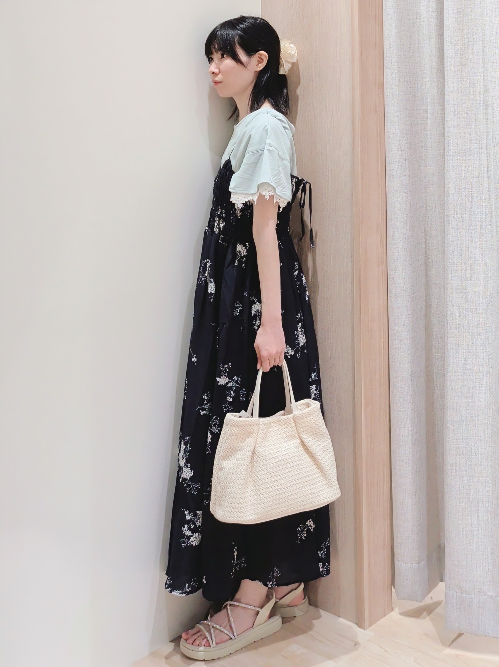 Yuiさんの「grove｜【二の腕カバー、UV/ひんやり】涼しく華やかに、レースレイヤードスリーブTシャツ」を使ったコーディネート