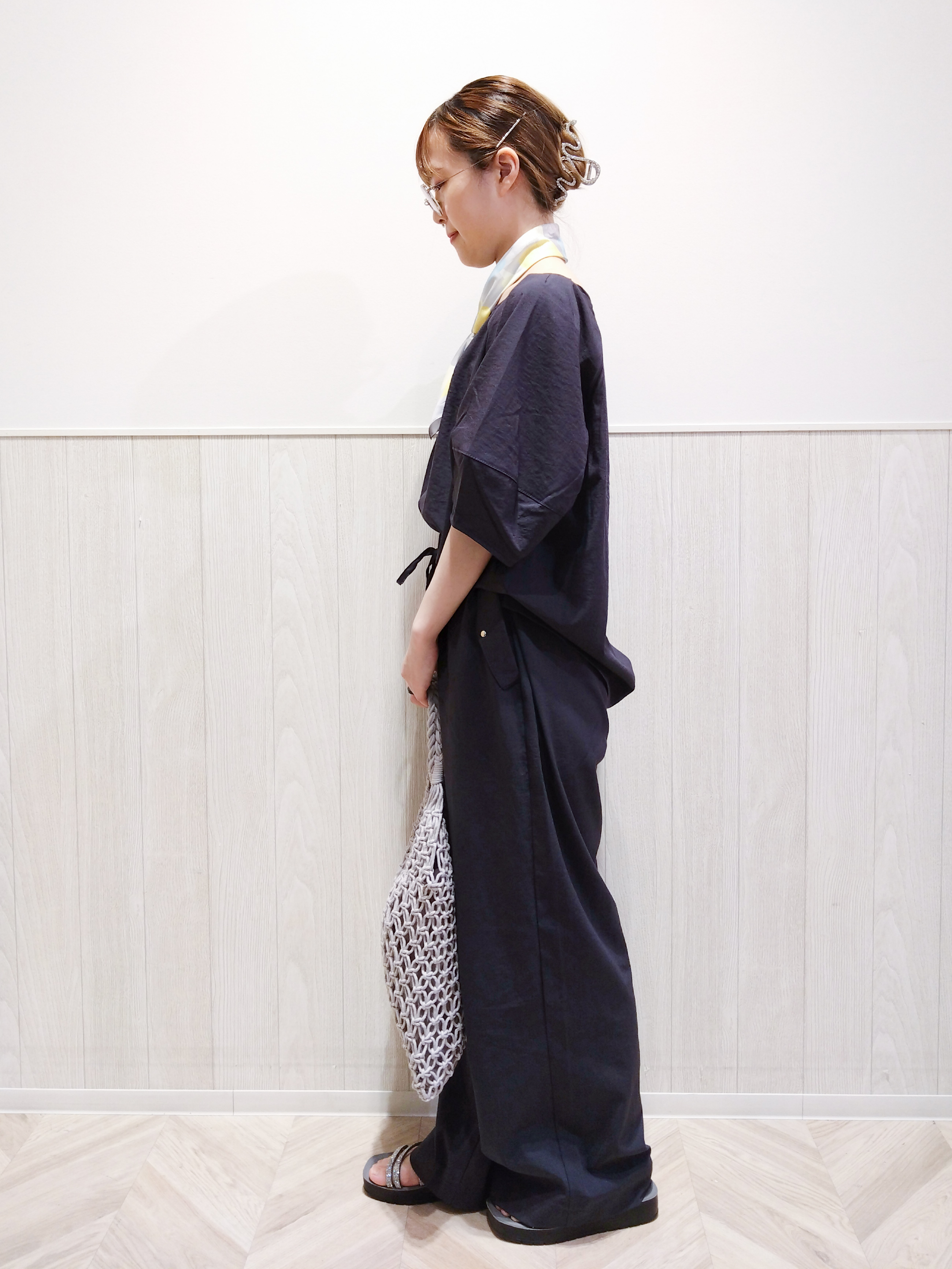 Suzuさんの「SHOO･LA･RUE｜【ひんやり/洗濯機可/S-LL】オンにもオフにも マルチに使えるボタンレスカーディガン」を使ったコーディネート