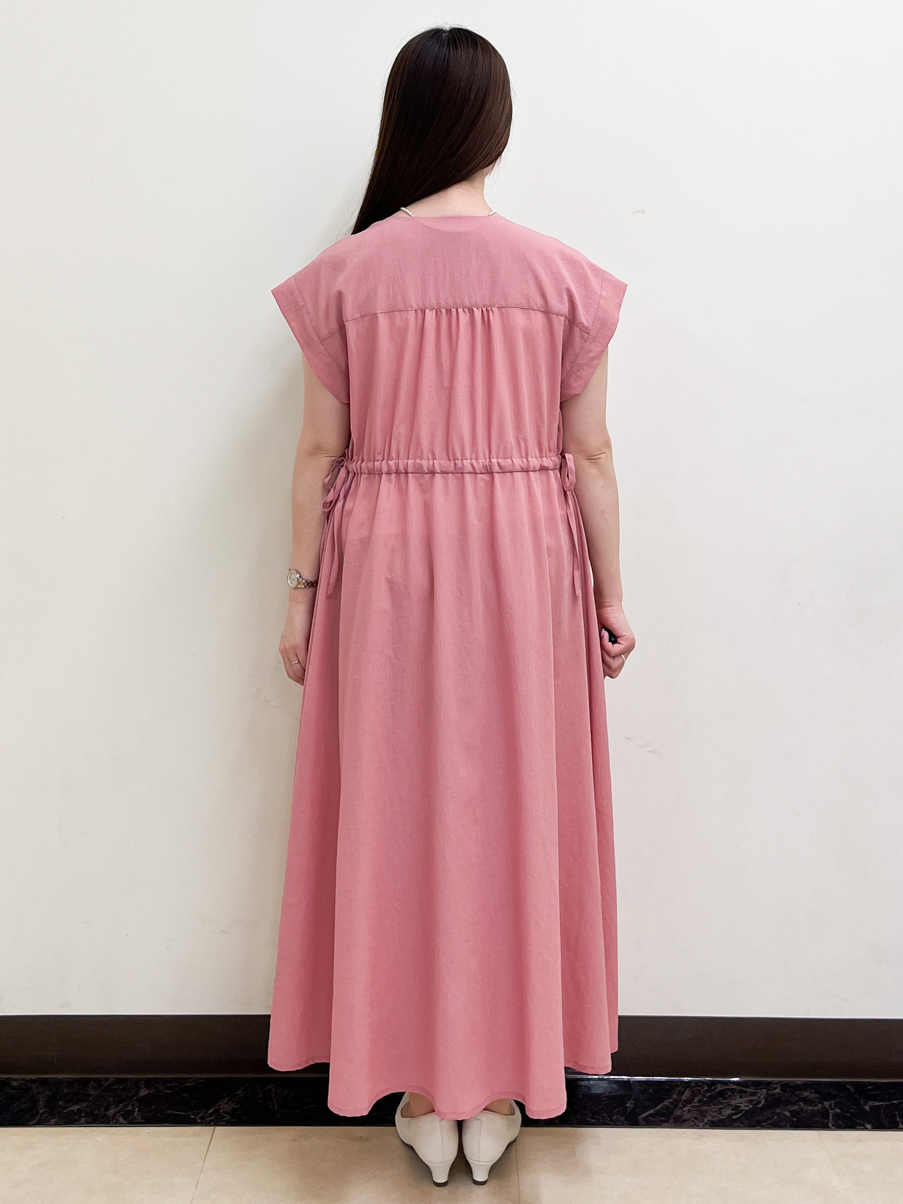 mikikoさんの「Reflect｜【通気性あり／涼しい／マシンウォッシャブル】フロントボタンワンピース」を使ったコーディネート