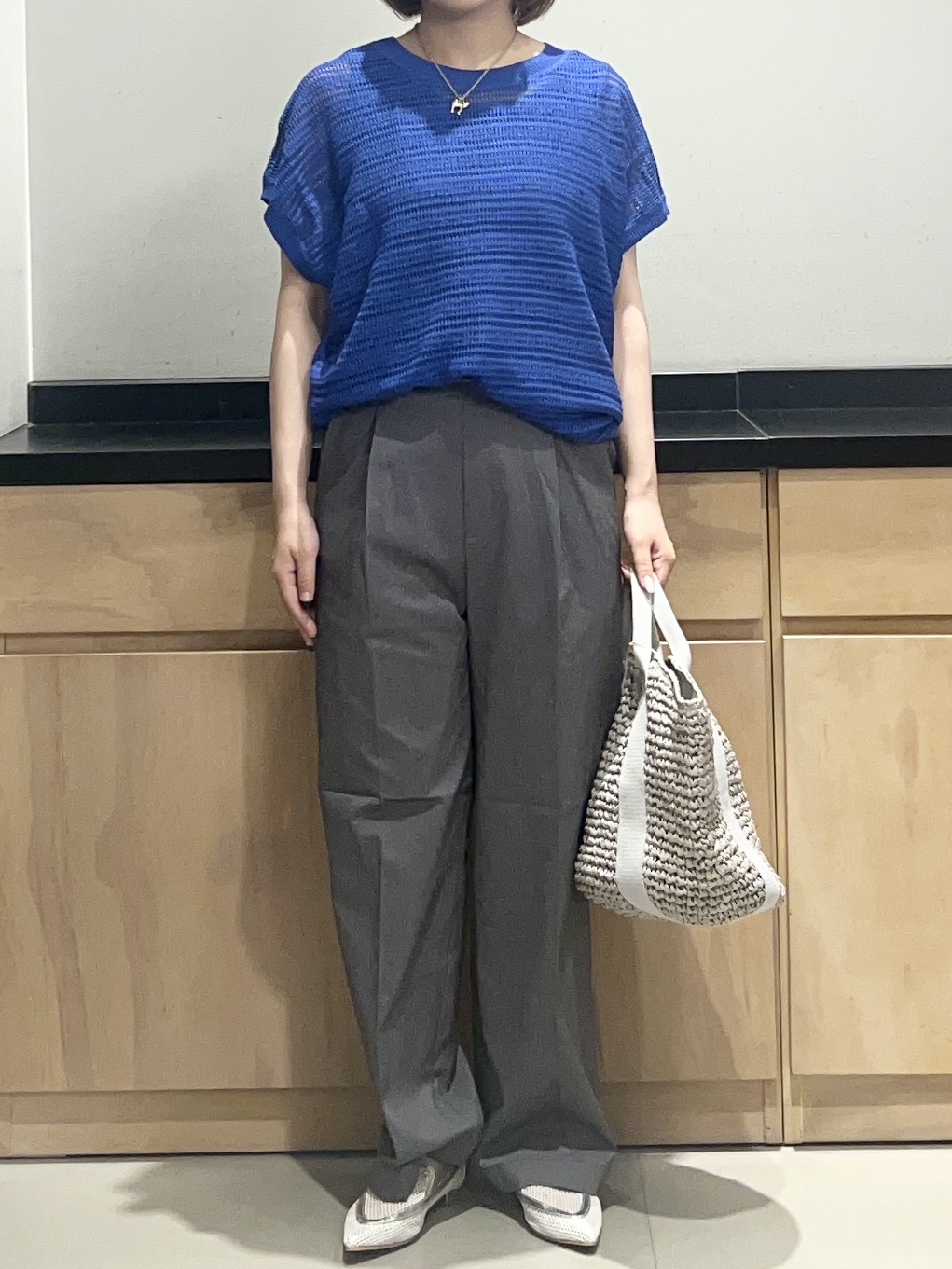 かのさんの「THE SHOP TK｜【2点セット】メッシュニット+タンクトップ」を使ったコーディネート