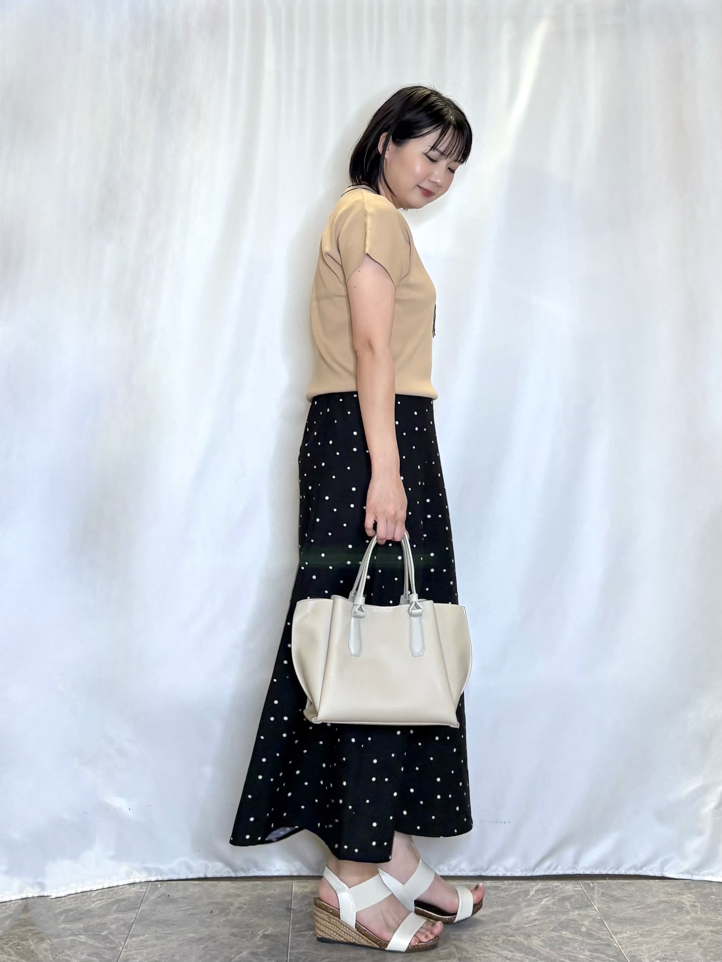 ネリさんの「SHOO･LA･RUE｜【毎日洗える/ひんやり/UV/S-LL】 毛玉になりにくい配色ボウタイ半袖ニット」を使ったコーディネート