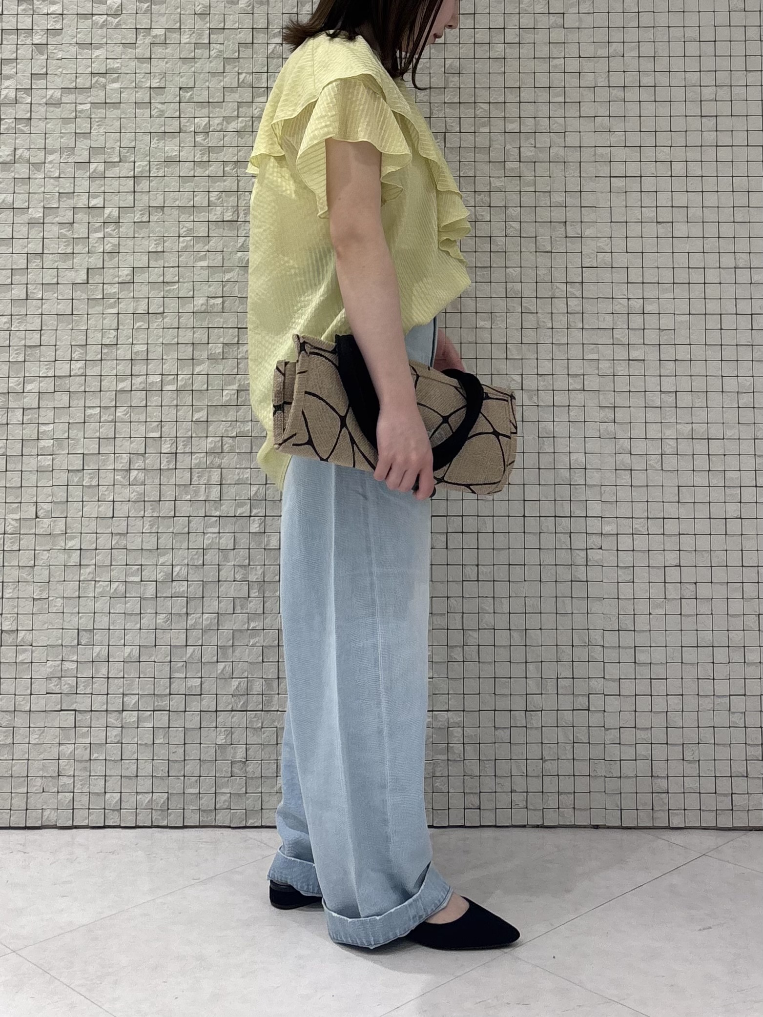 sakuさんの「INDIVI｜フリルネックシアーブラウス」を使ったコーディネート