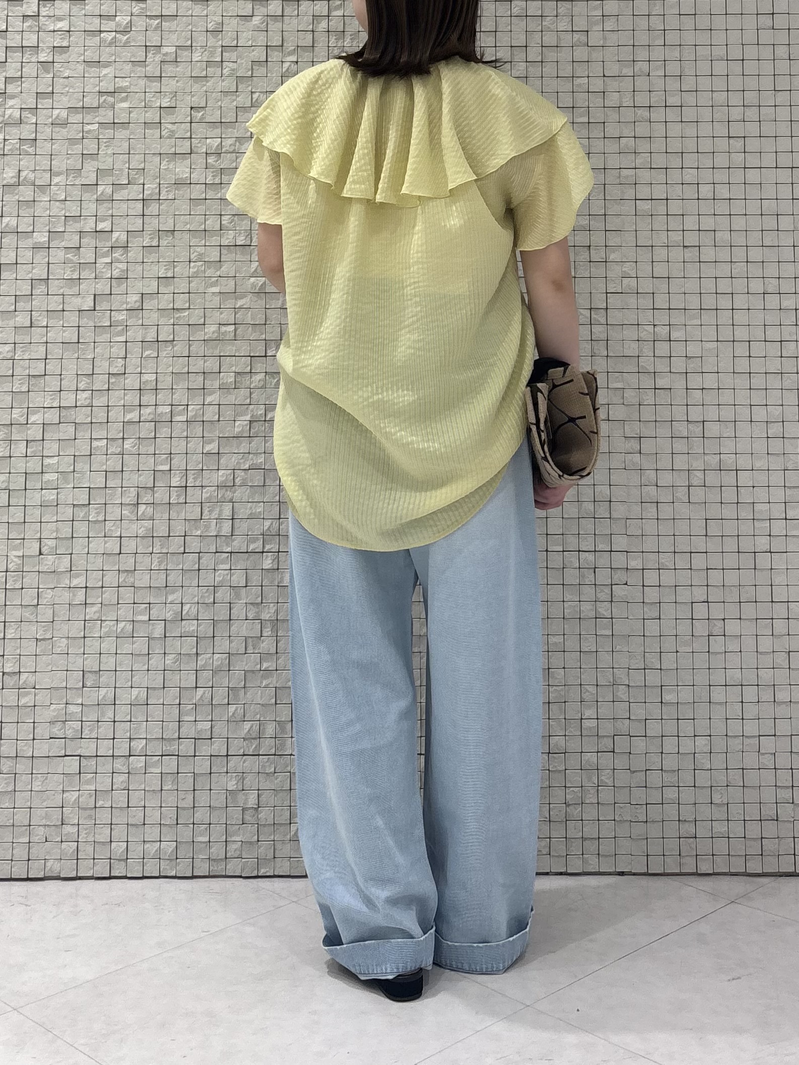 sakuさんの「INDIVI｜フリルネックシアーブラウス」を使ったコーディネート