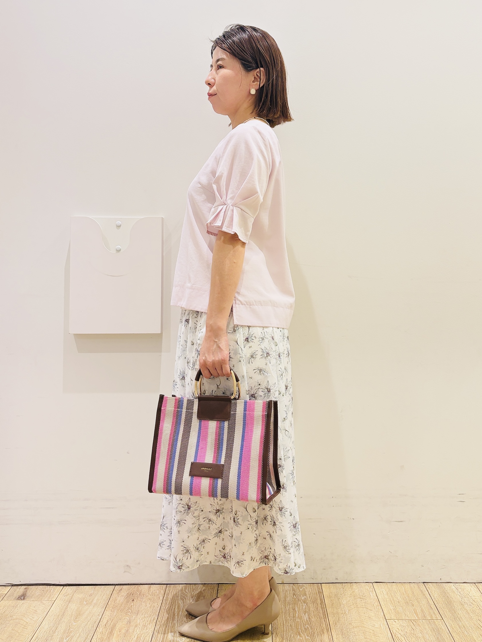 YUKOさんの「index｜【接触冷感】タックパフスリーブブラウス《吸水速乾／防シワ／洗濯機OK／XS～3L／6col》」を使ったコーディネート
