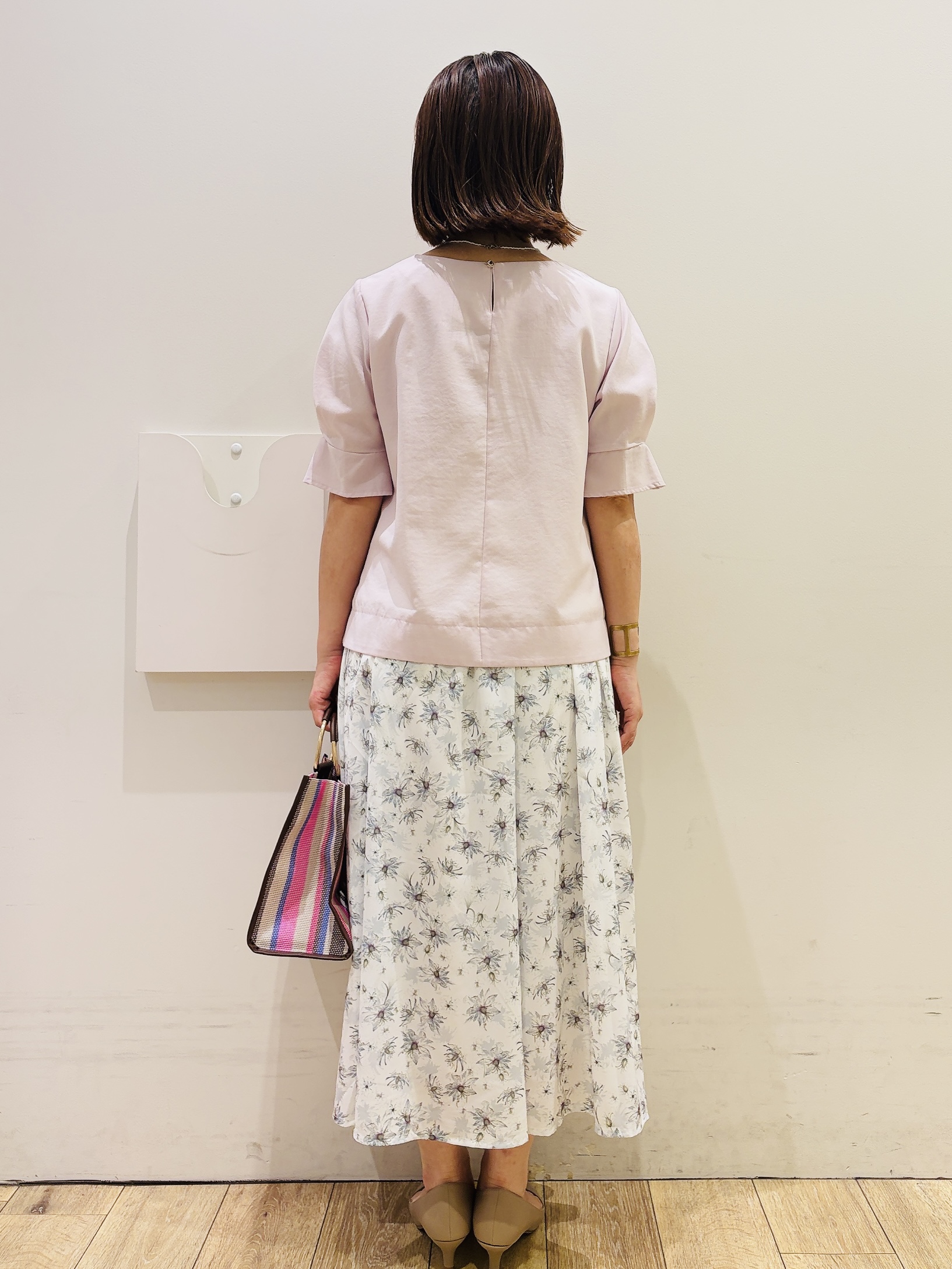 YUKOさんの「index｜【接触冷感】タックパフスリーブブラウス《吸水速乾／防シワ／洗濯機OK／XS～3L／6col》」を使ったコーディネート