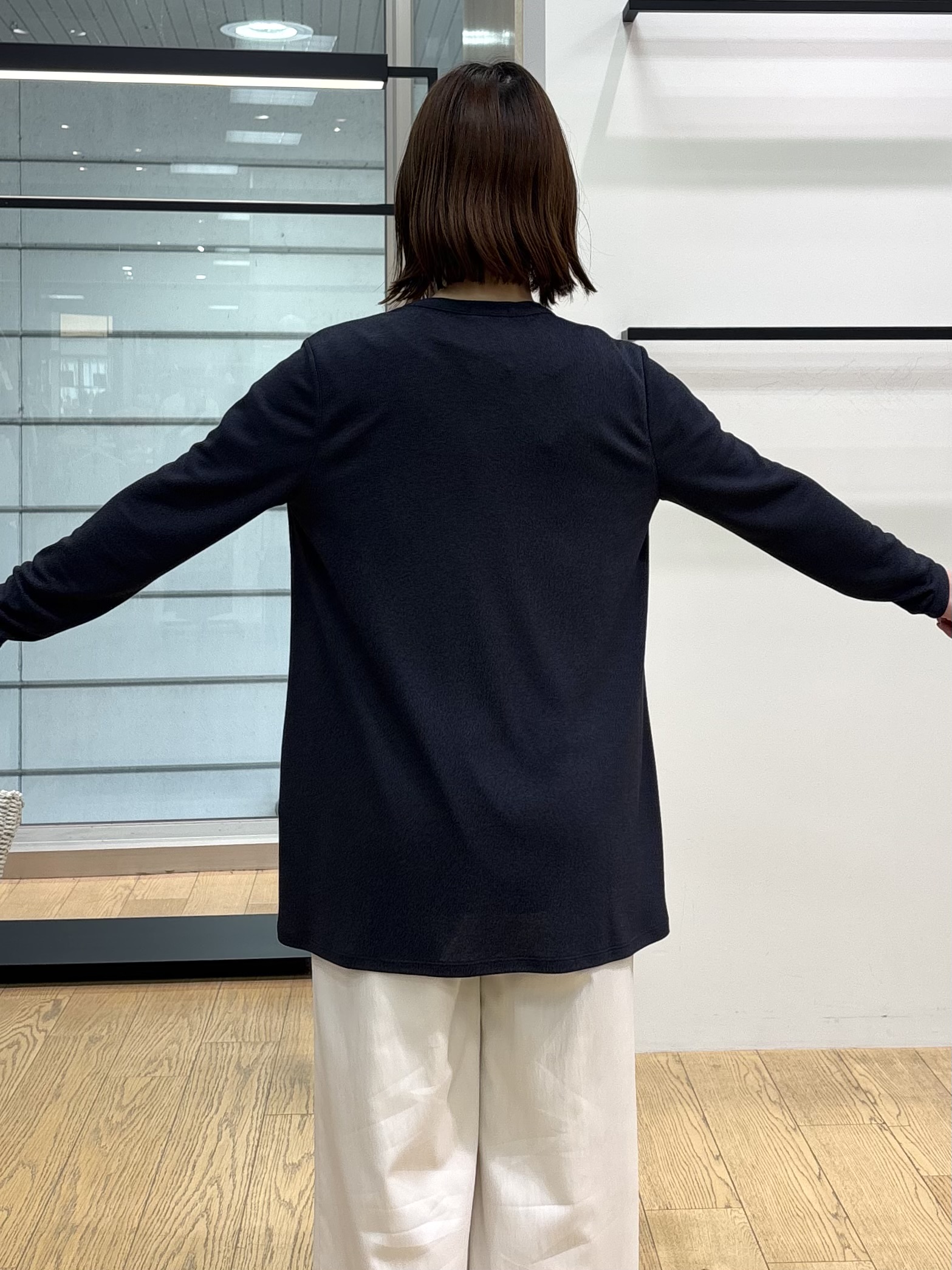 asamiさんの「INDIVI｜【接触冷感/洗える】シアーシャンブレーピンタックブラウス」を使ったコーディネート