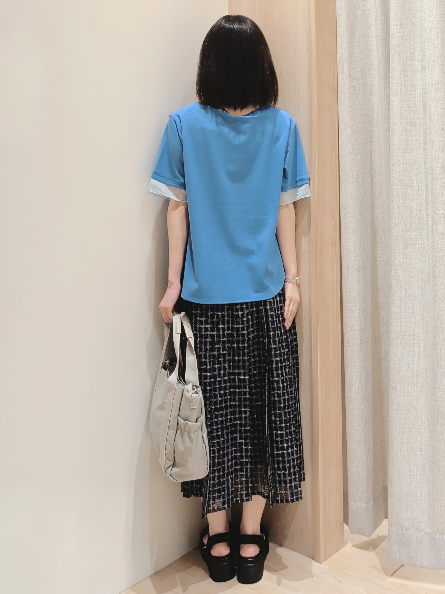 Yuiさんの「grove｜【二の腕カバー/UVカット・ひんやり】袖口シアースクエアネックTシャツ」を使ったコーディネート