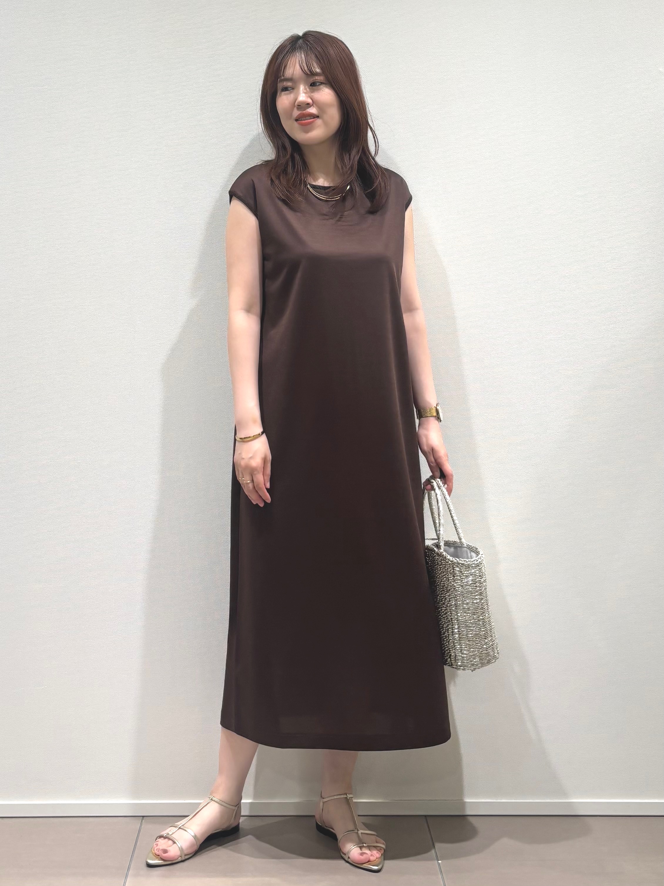 konamiさんの「COUP DE CHANCE｜【手洗い可／セットアップ可】ノースリーブロングワンピース」を使ったコーディネート