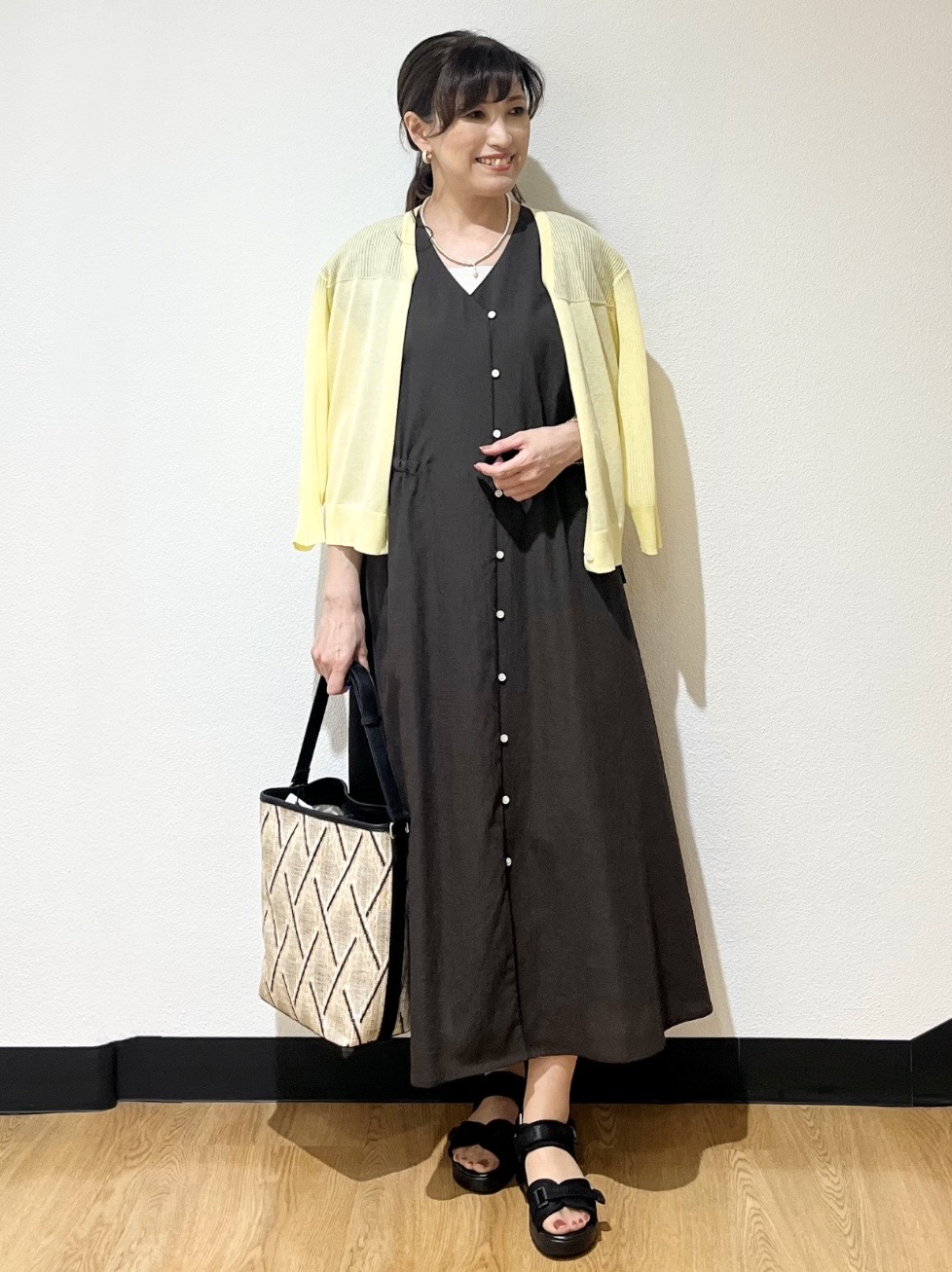 ayaさんの「Reflect｜【通気性あり／涼しい／マシンウォッシャブル】フロントボタンワンピース」を使ったコーディネート