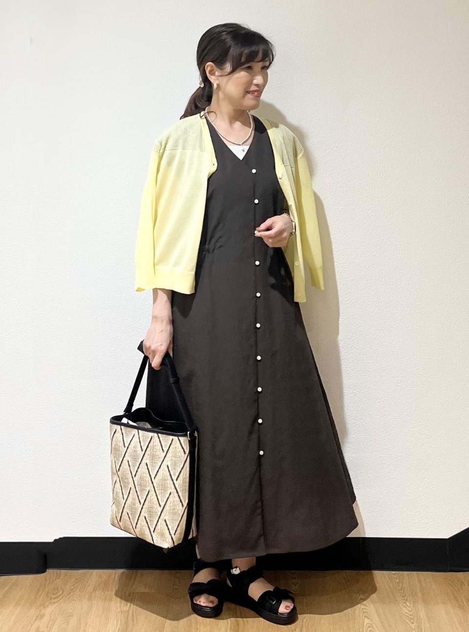 ayaさんの「Reflect｜【通気性あり／涼しい／マシンウォッシャブル】フロントボタンワンピース」を使ったコーディネート