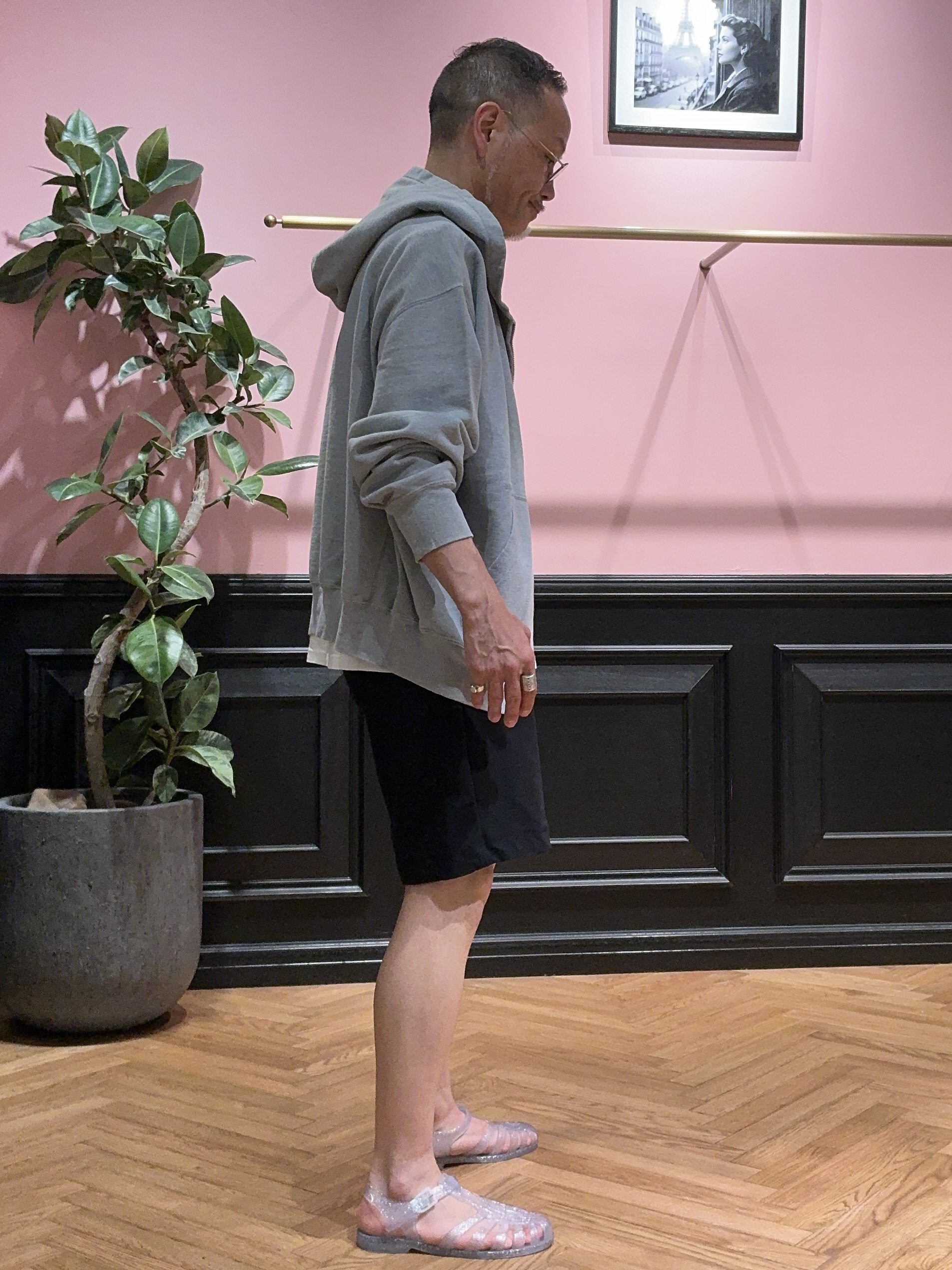 torigoeさんの「DRESSTERIOR｜REMI RELIEF（レミレリーフ）SP加工裏毛ZIPパーカ New Fit」を使ったコーディネート