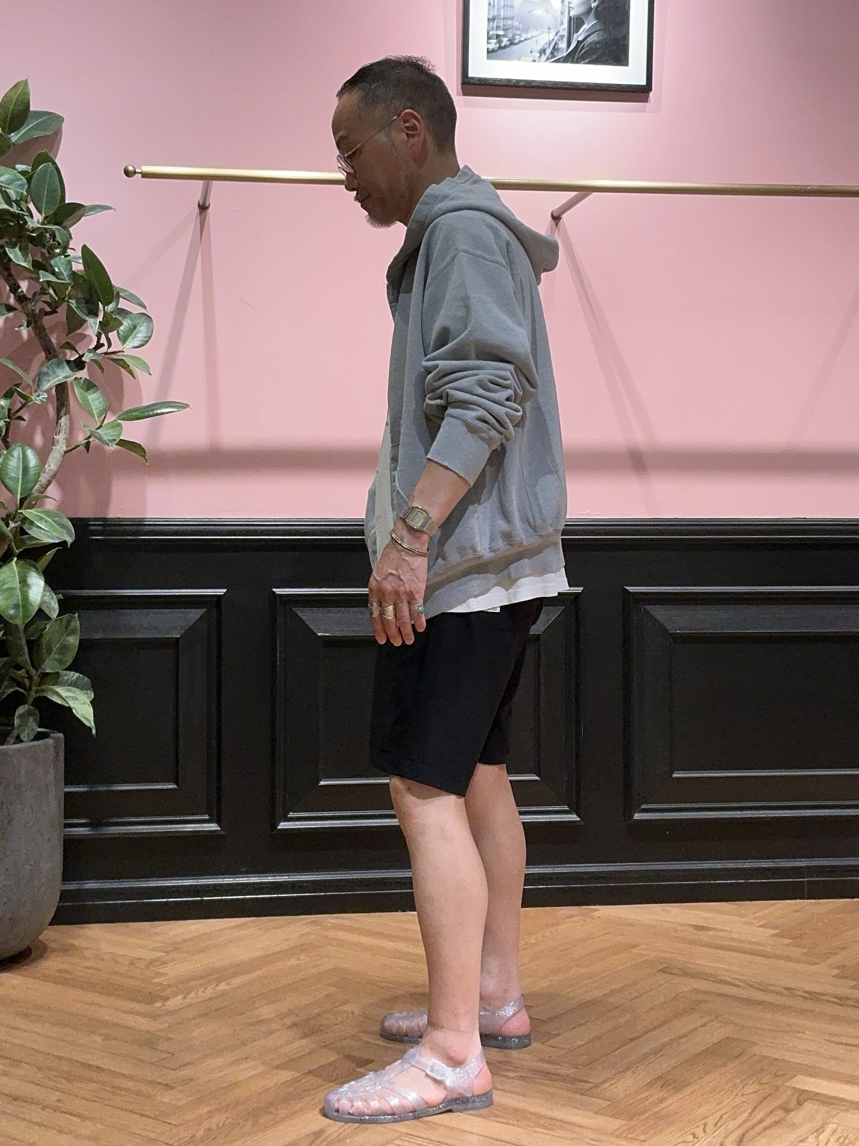 torigoeさんの「DRESSTERIOR｜REMI RELIEF（レミレリーフ）SP加工裏毛ZIPパーカ New Fit」を使ったコーディネート