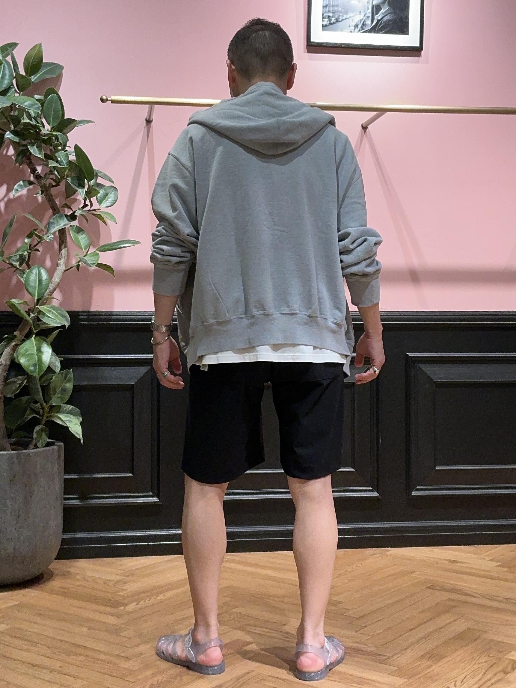 torigoeさんの「DRESSTERIOR｜REMI RELIEF（レミレリーフ）SP加工裏毛ZIPパーカ New Fit」を使ったコーディネート