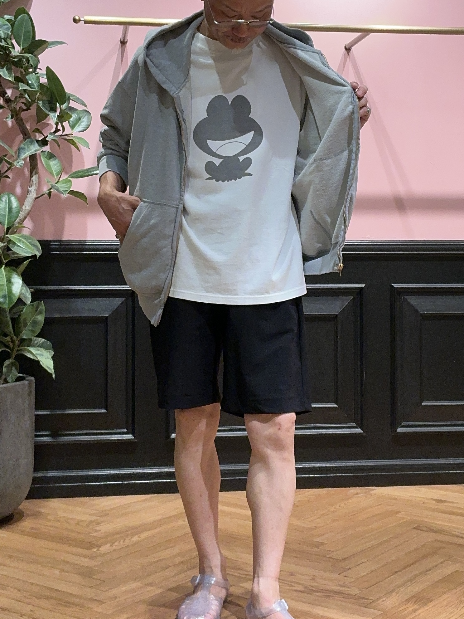 torigoeさんの「DRESSTERIOR｜REMI RELIEF（レミレリーフ）SP加工裏毛ZIPパーカ New Fit」を使ったコーディネート