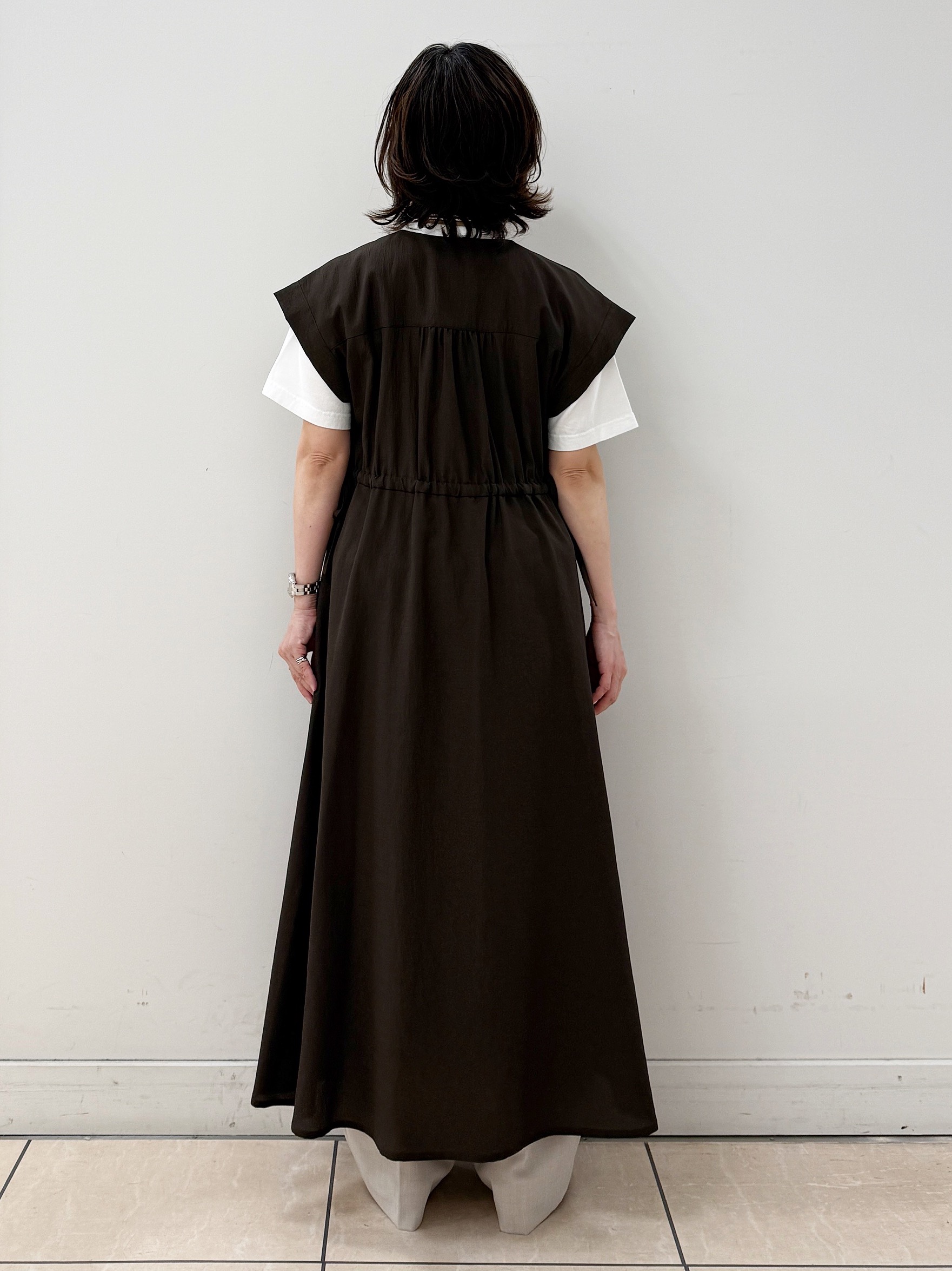 KIKIさんの「Reflect｜【通気性あり／涼しい／マシンウォッシャブル】フロントボタンワンピース」を使ったコーディネート