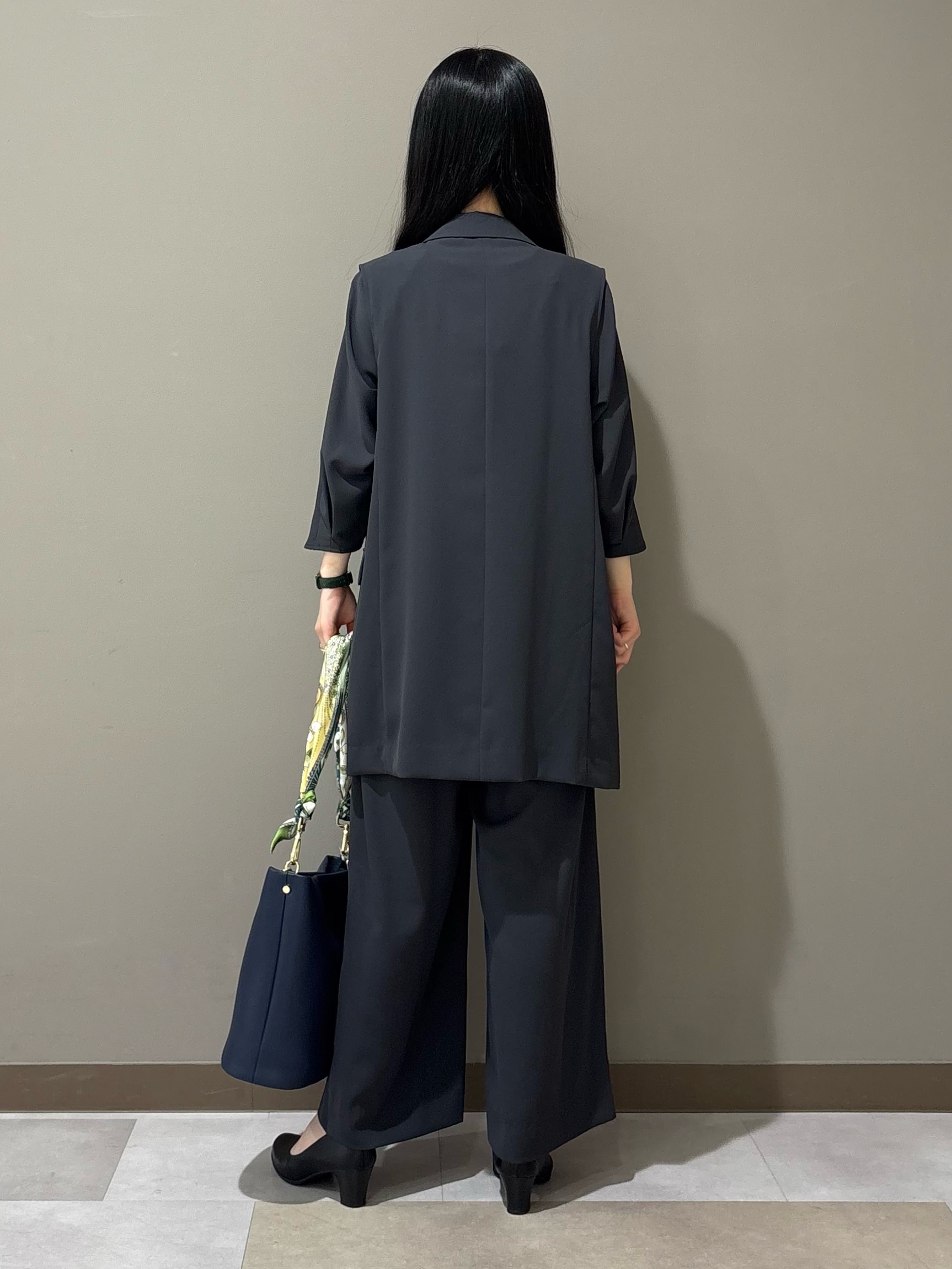 KEIKOさんの「INDIVI｜【さらに軽く軽快！／着る日傘】颯爽ジレジャケット」を使ったコーディネート