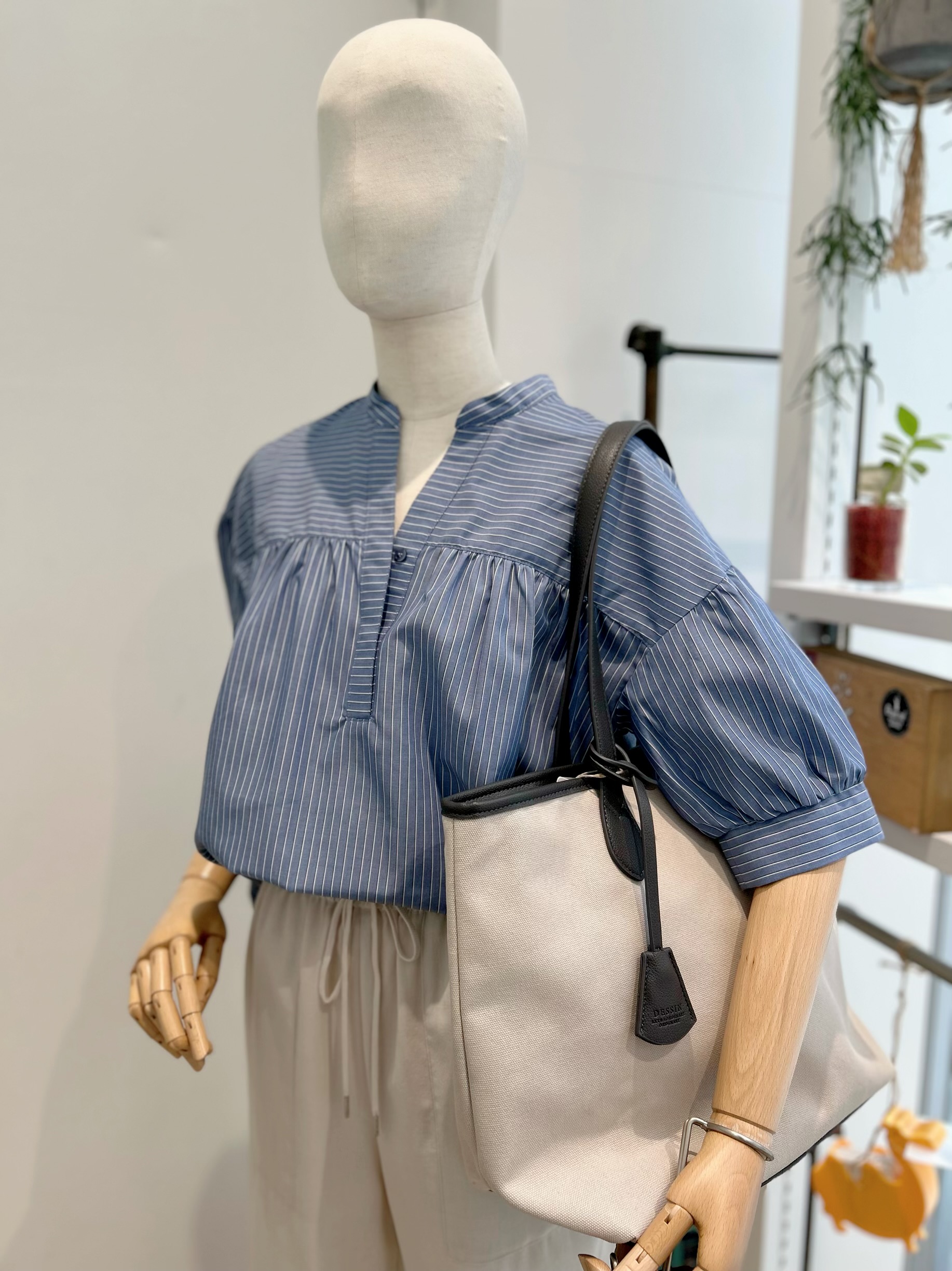 YOUKOさんの「Dessin｜【A4収納可】キャンバス&times;レザー調トート」を使ったコーディネート