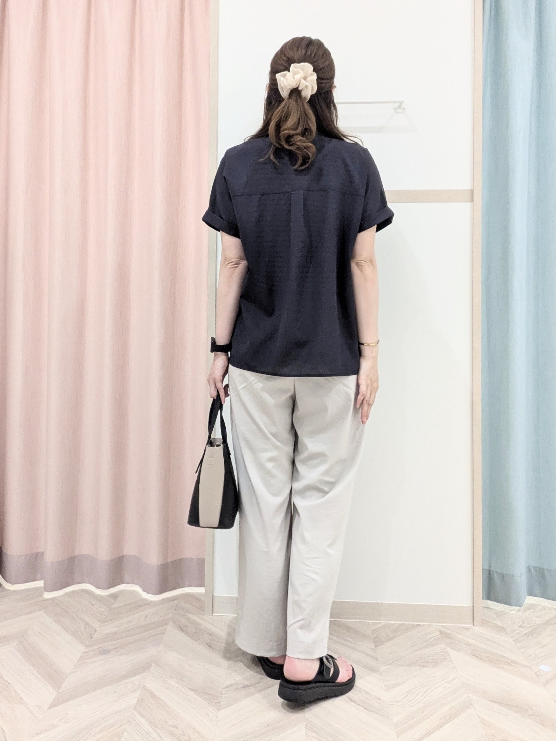 miyuさんの「SHOO･LA･RUE｜【さらり快適/洗濯機可/S-LL】風が通り抜ける 半袖バンドカラーシアーシャツ」を使ったコーディネート