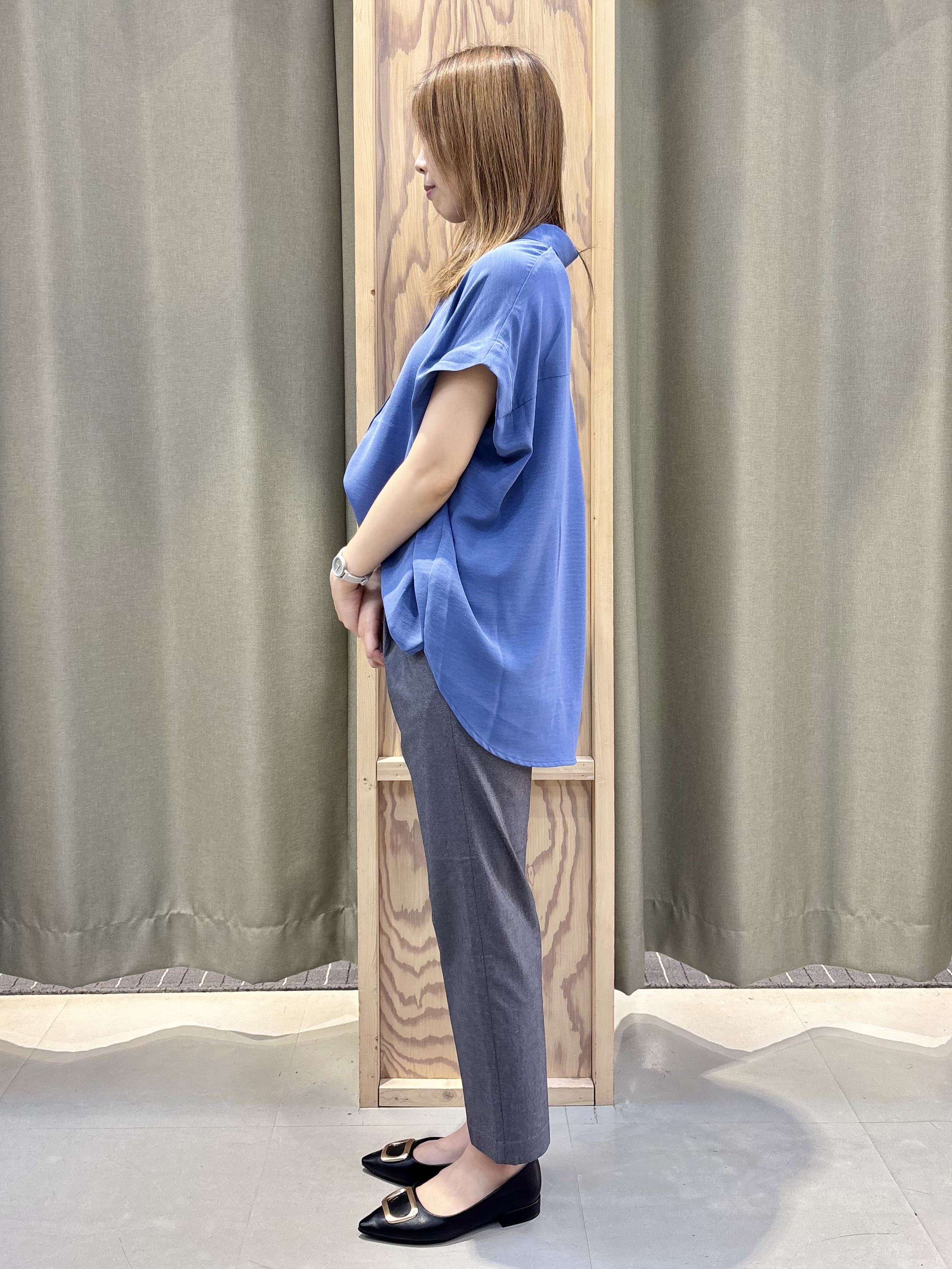 HaNeさんの「THE SHOP TK｜【ひんやり/防しわ/UV/吸水速乾】襟付き フレンチスリーブシャツ」を使ったコーディネート